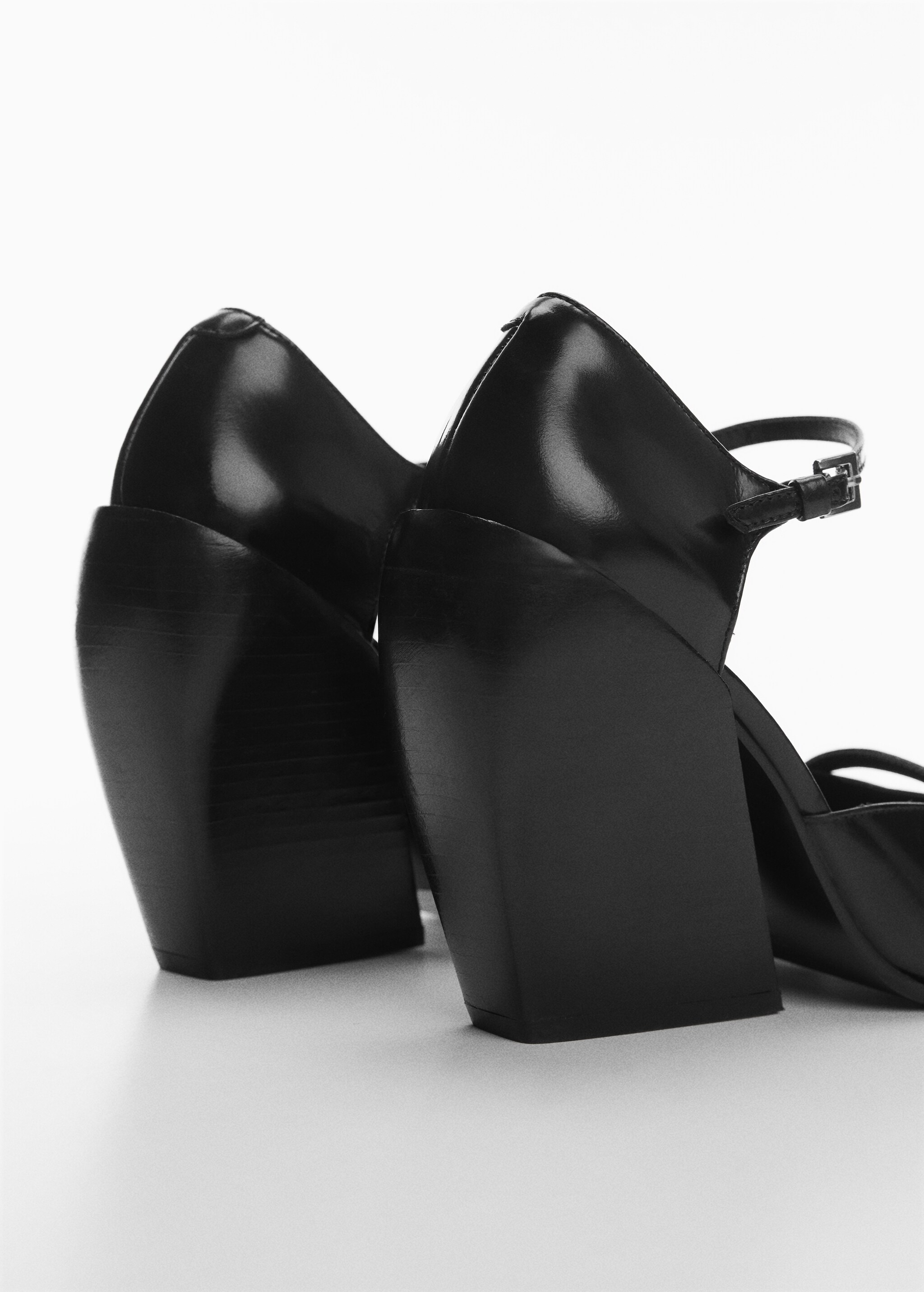 Block heel leather shoes - Details of the article 1