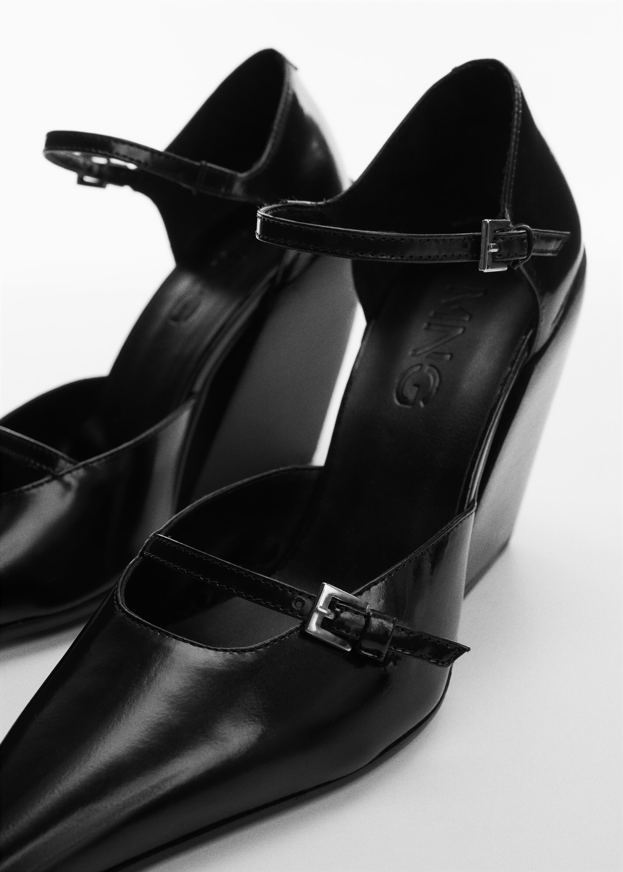 Block heel leather shoes - Details of the article 2