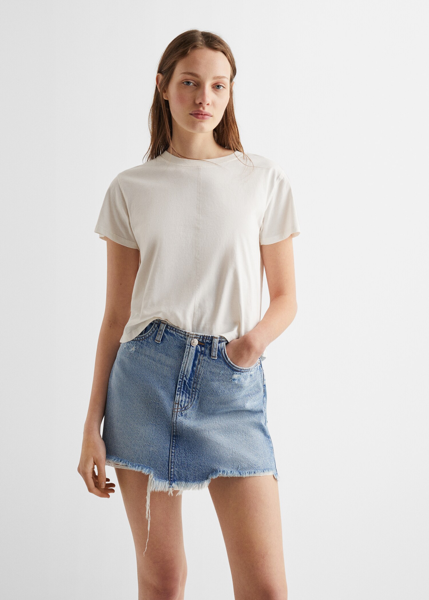 Jeansrock mit ausgefranstem Saum - Mittlere Ansicht