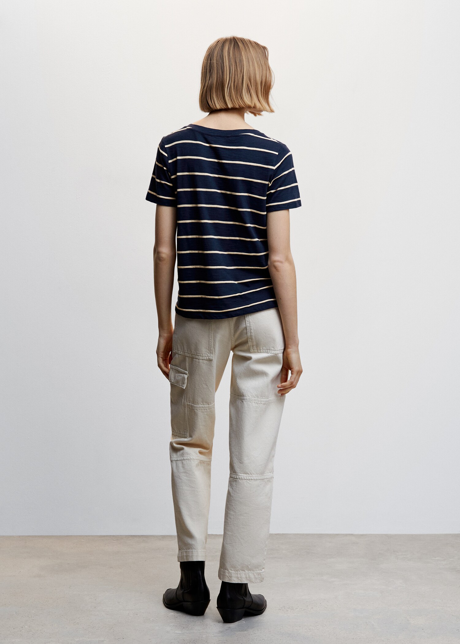 V-neck striped T-shirt - Reverse of the article