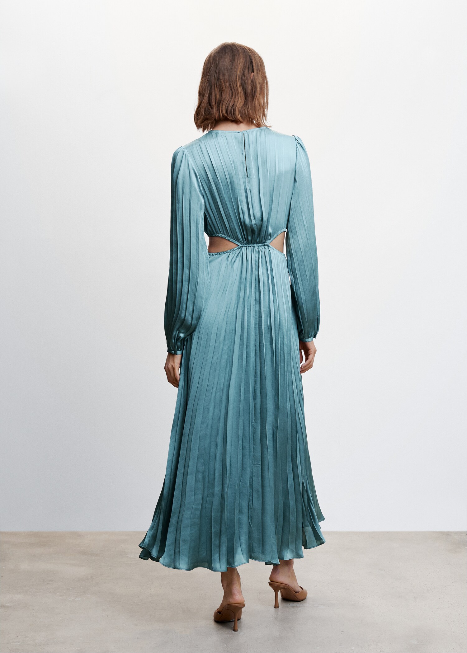 Vestido plisado satinado - Reverso del artículo