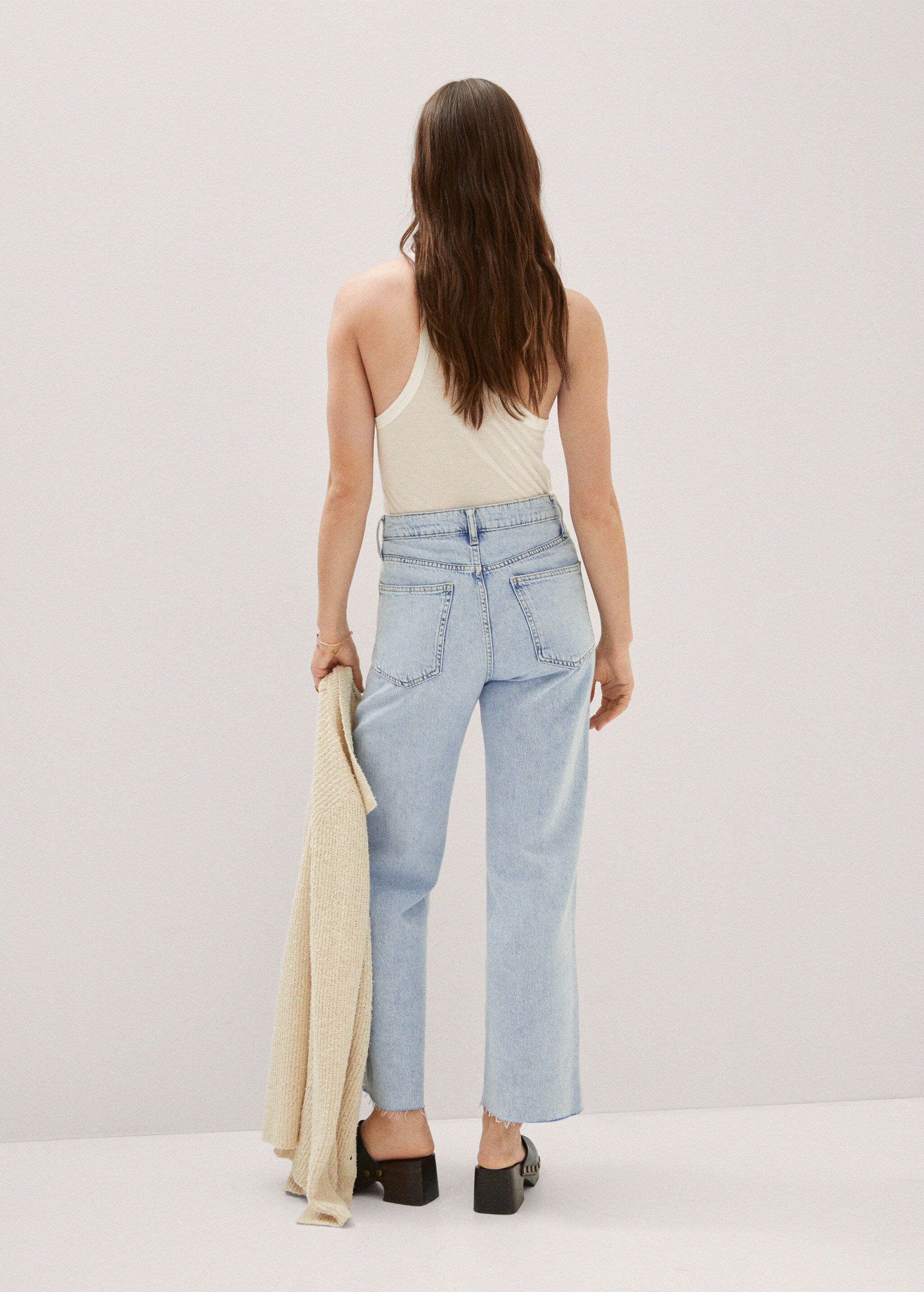 Wideleg low frayed hem jeans - Reverse of the article