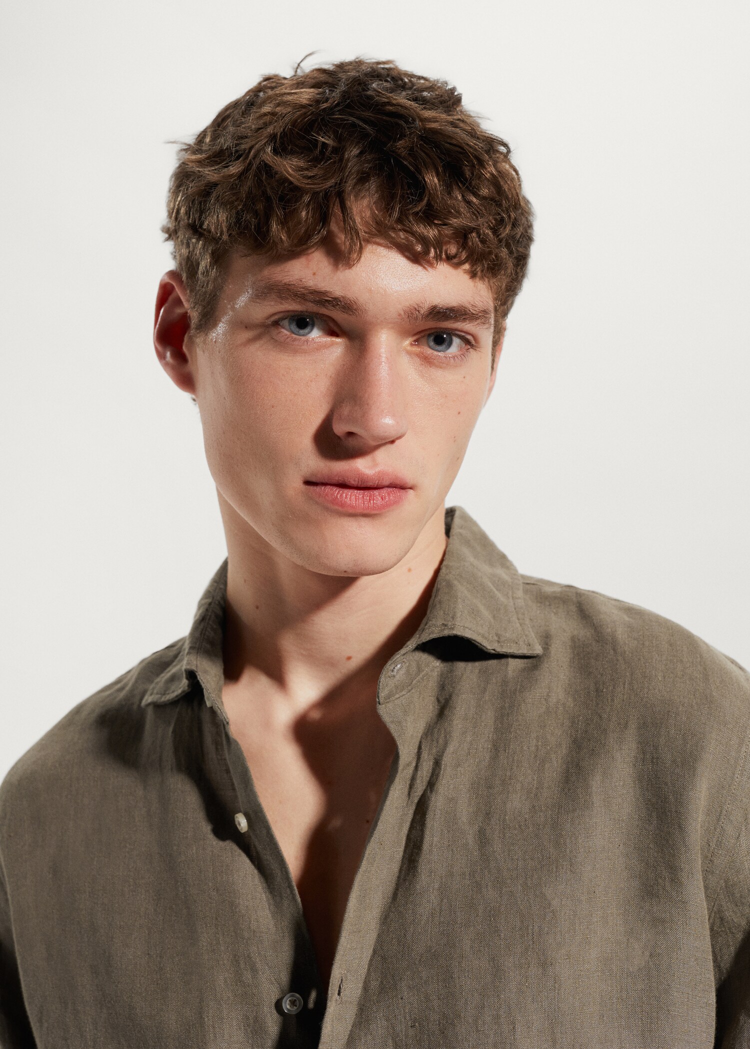 100% linen regular-fit shirt - Details of the article 1
