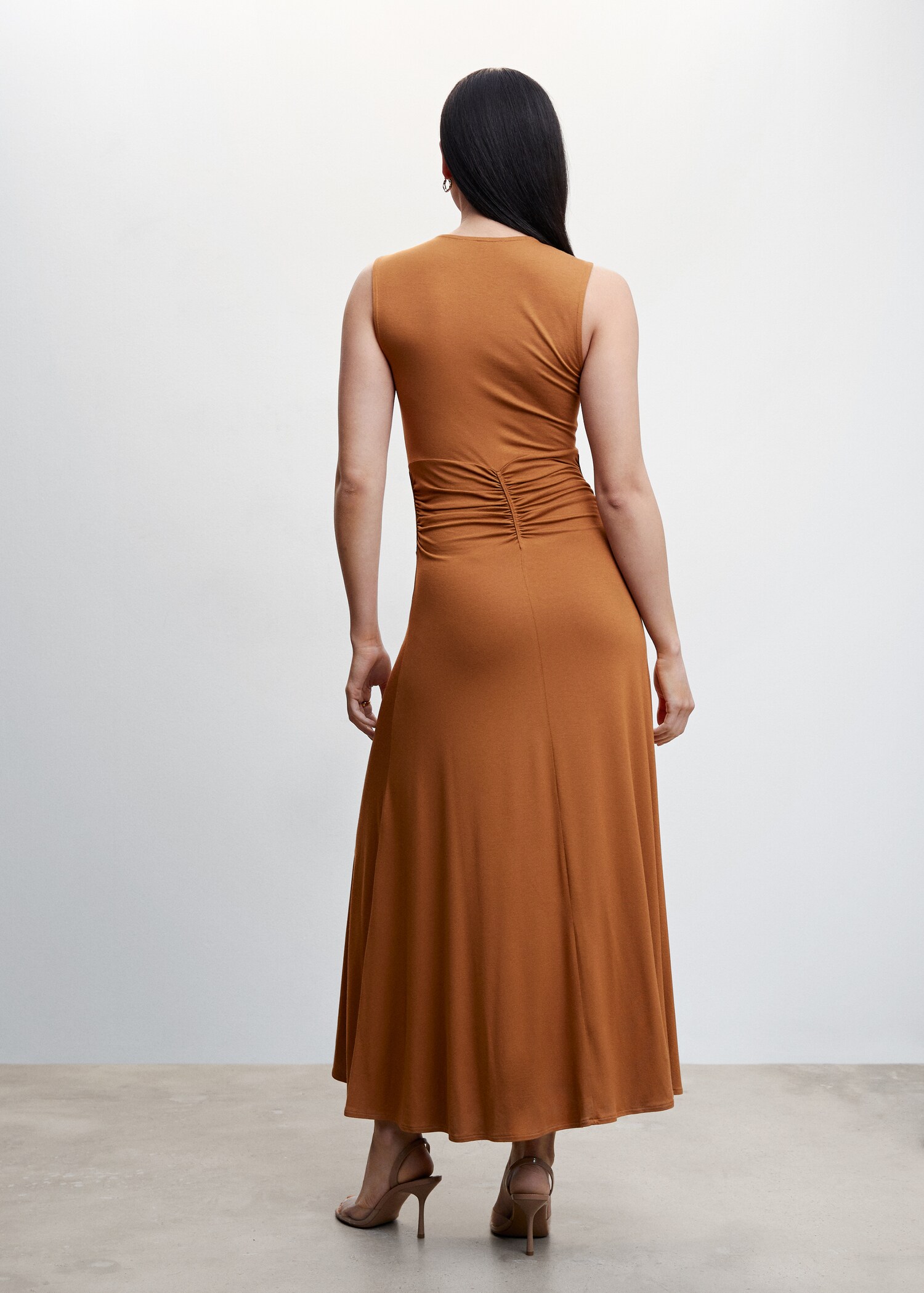 Dress with gathered waist - Reverse of the article