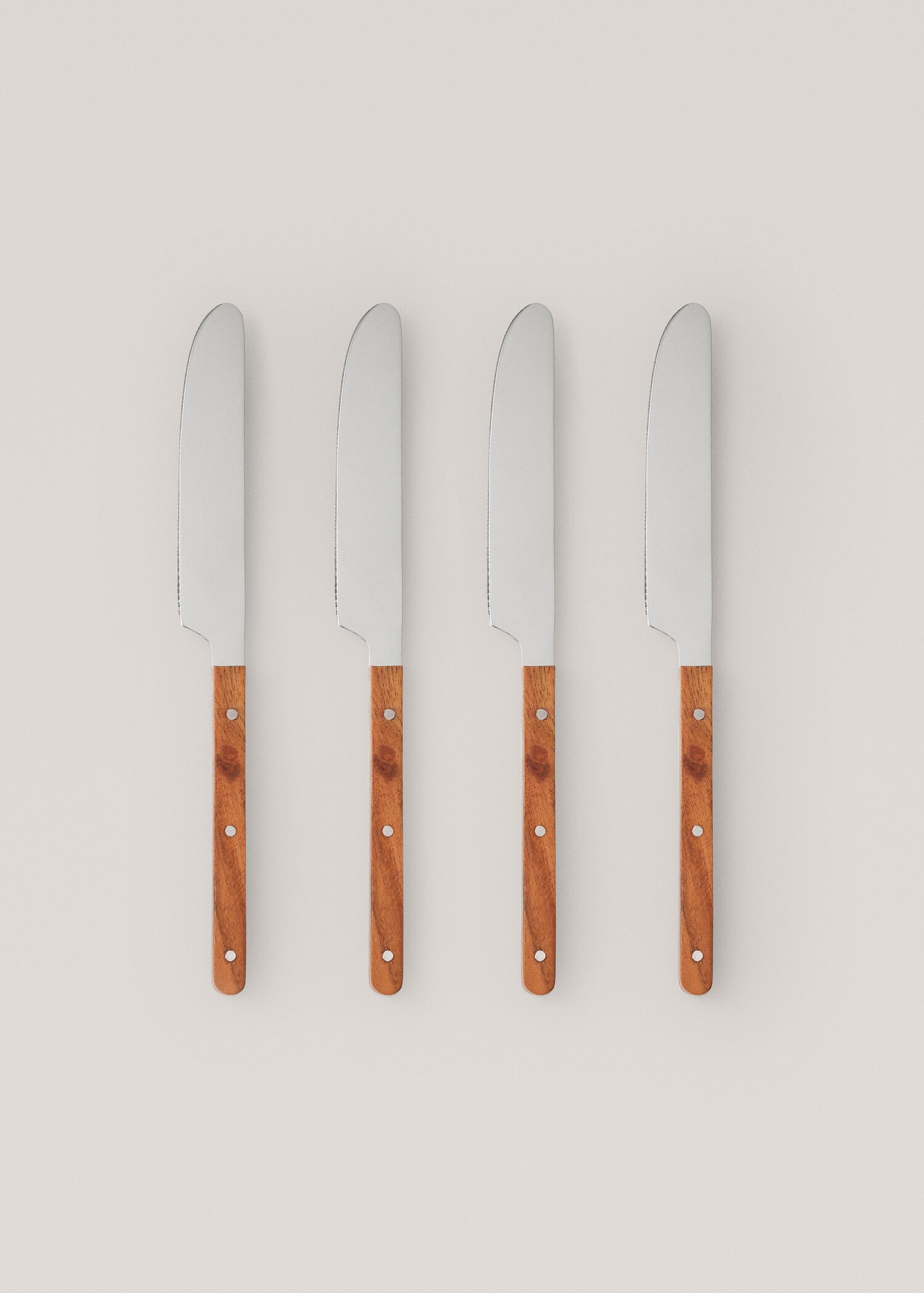 Pack 4 cuchillos mango madera - Artículo sin modelo