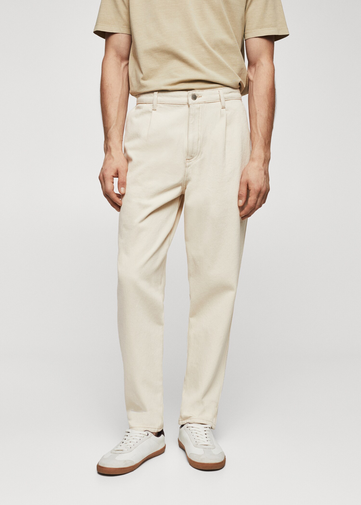 Jeans slouchy pinzas  - Plano medio