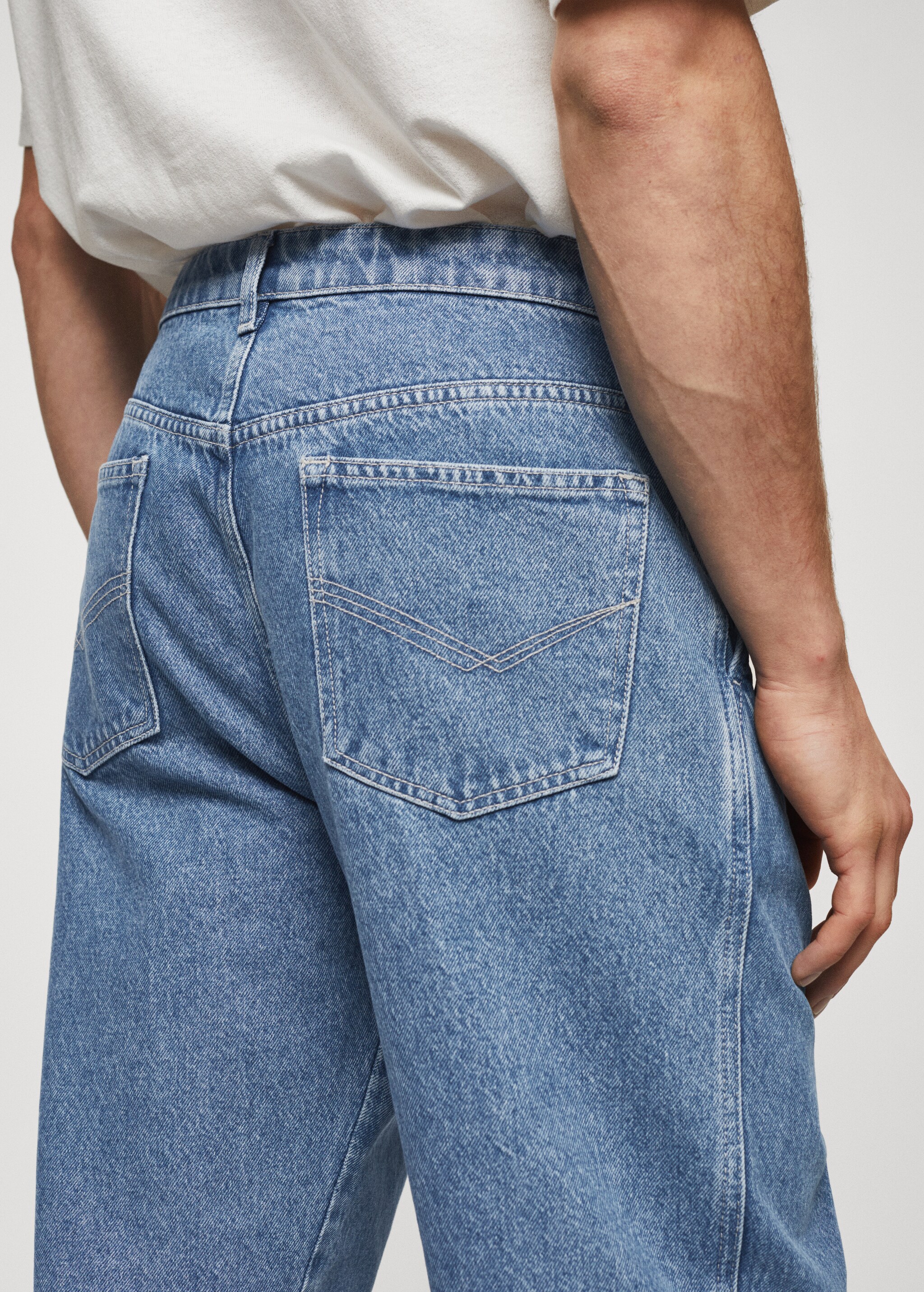 Slouchy Jeans mit Bundfalten - Detail des Artikels 2