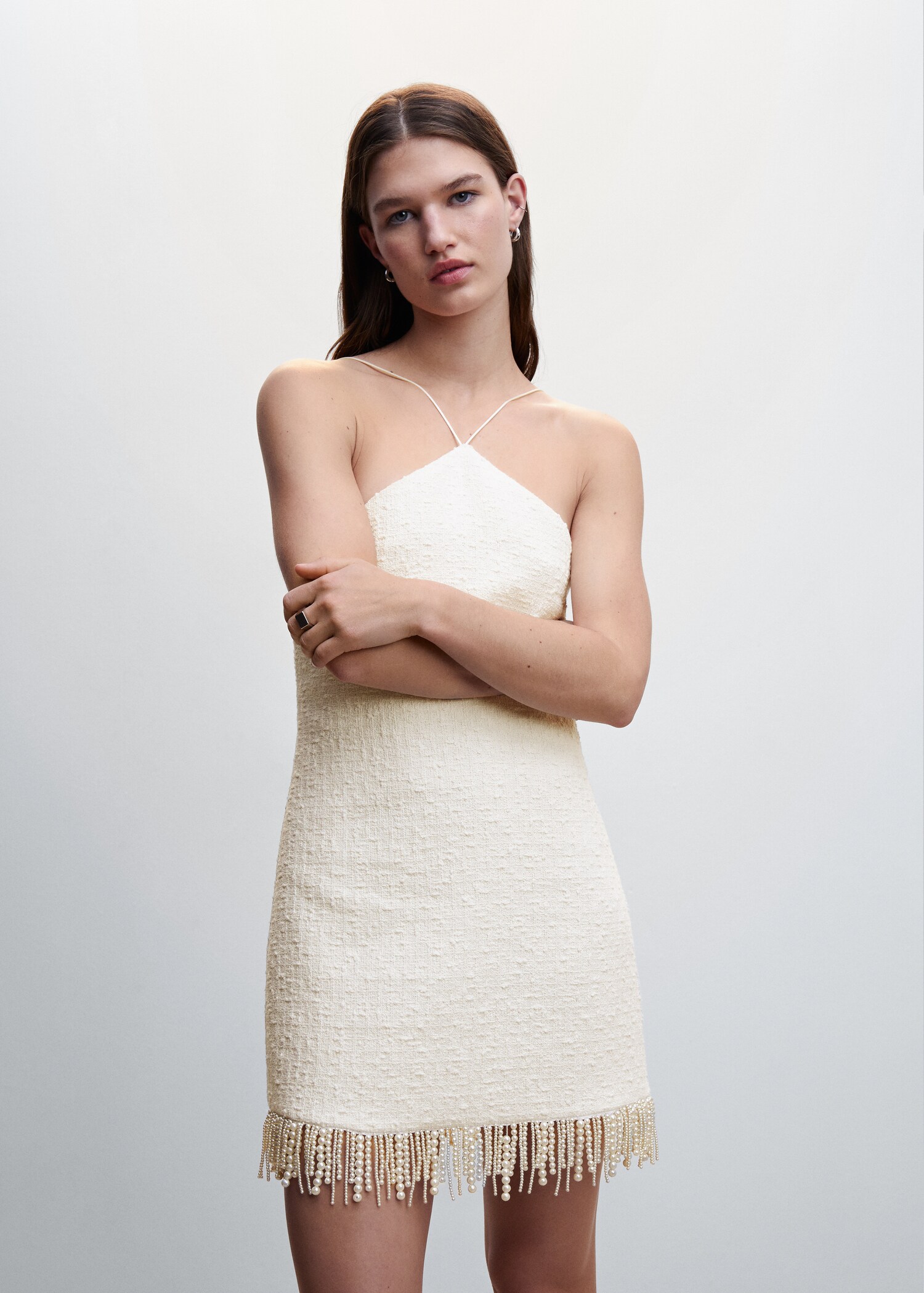 Vestido textura perlas - Plano medio