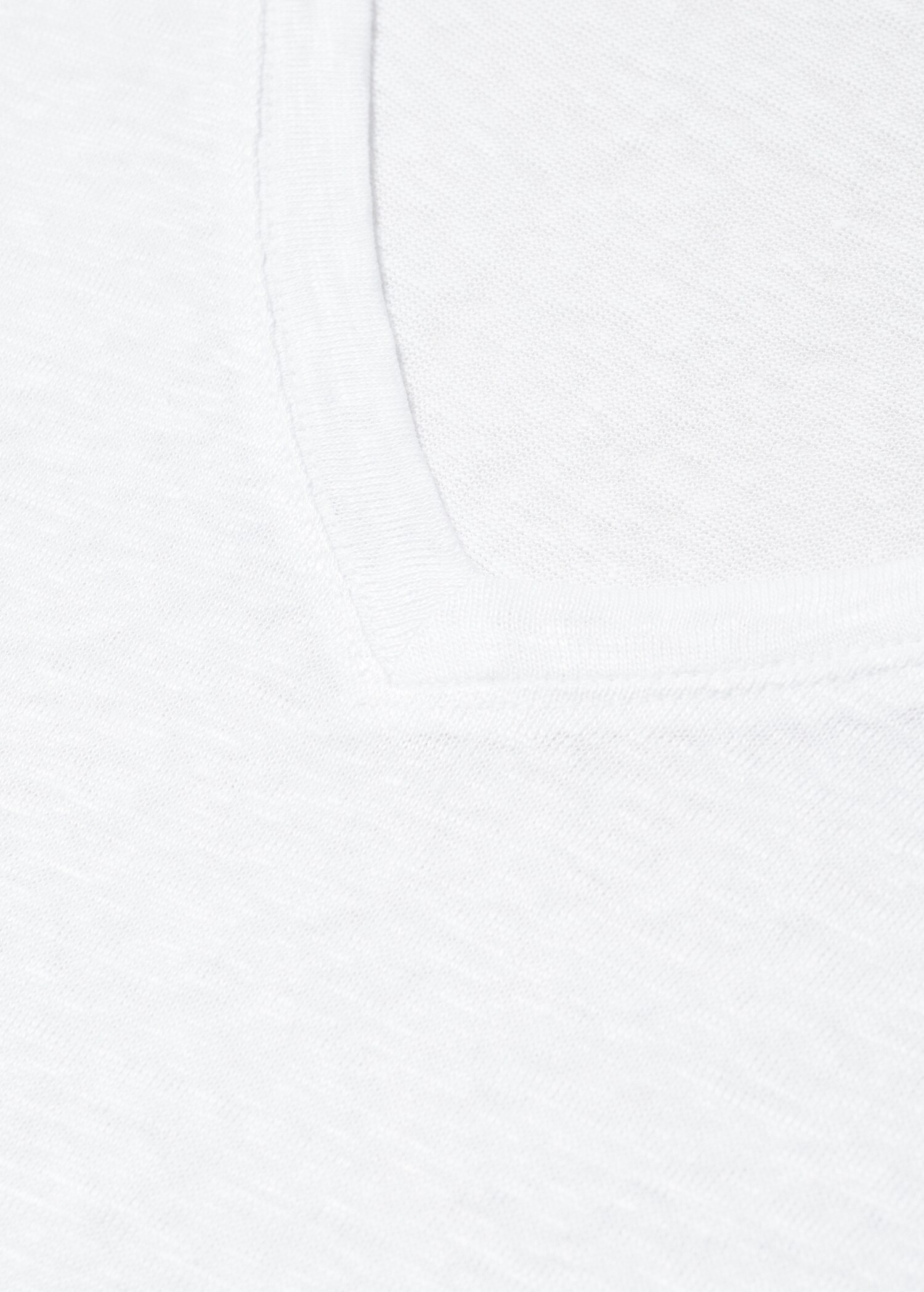 Leinen-T-Shirt mit V-Ausschnitt - Detail des Artikels 8