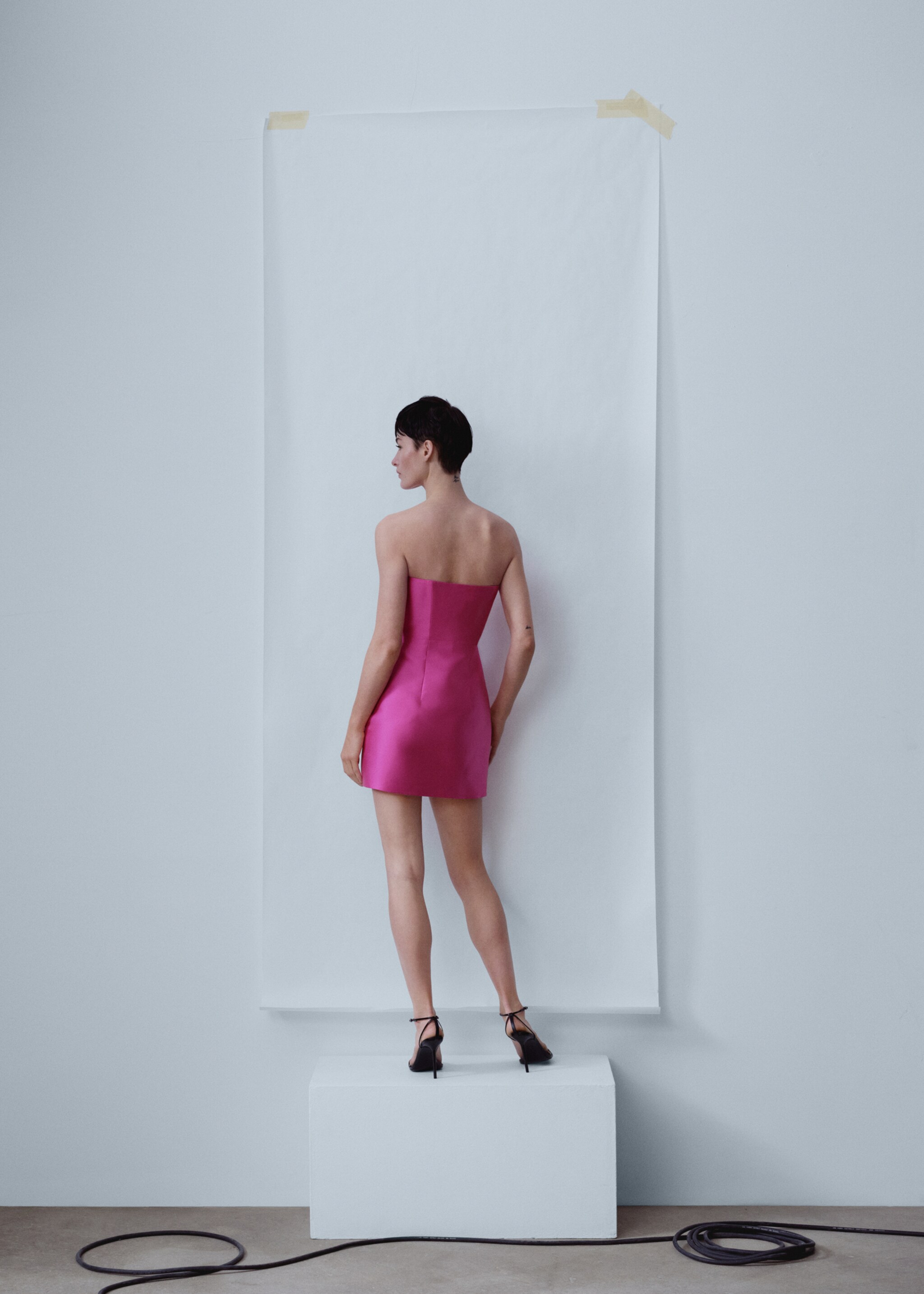 Volume pleated dress - Reverse of the article, Fuchsia. Ref: 47046713-00.