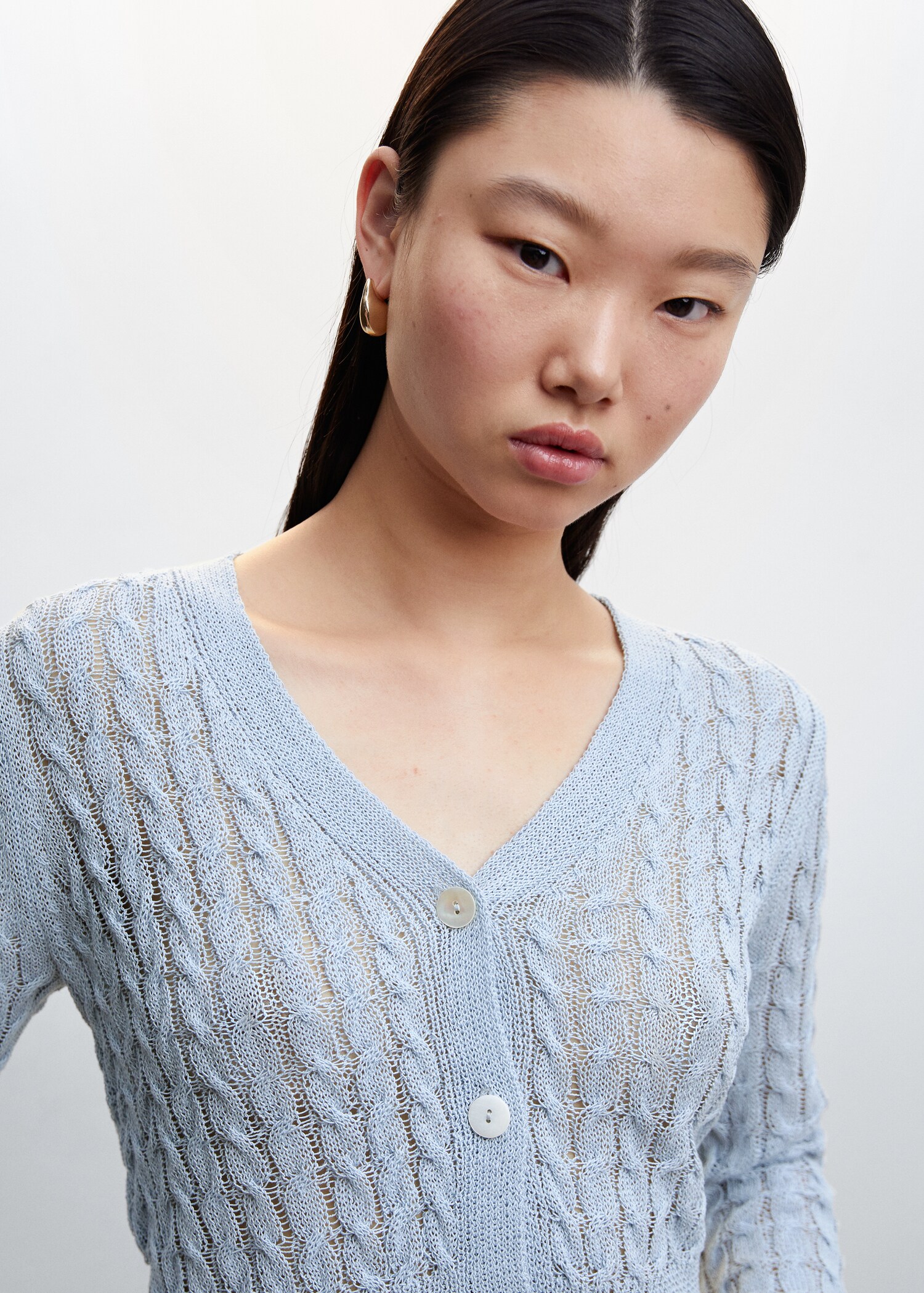 Cable-knit cropped cardigan - Details of the article 1