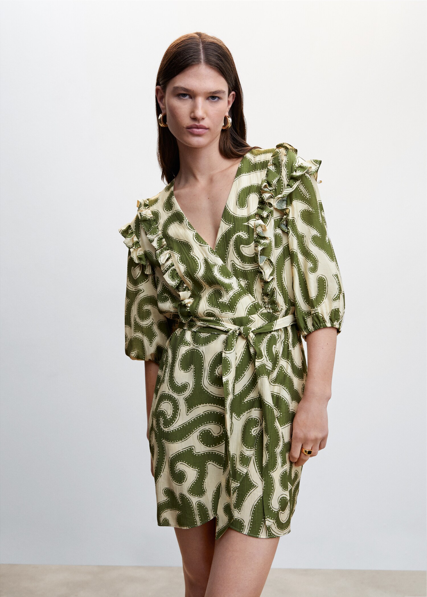 Vestido estampado volantes - Plano medio