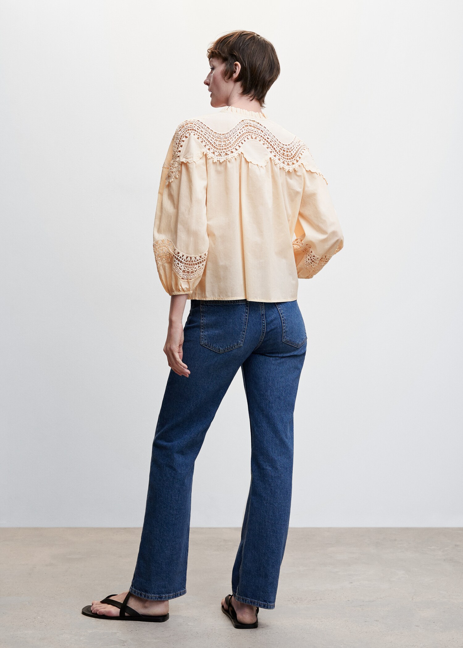 Blusa bordada cordón - Reverso del artículo