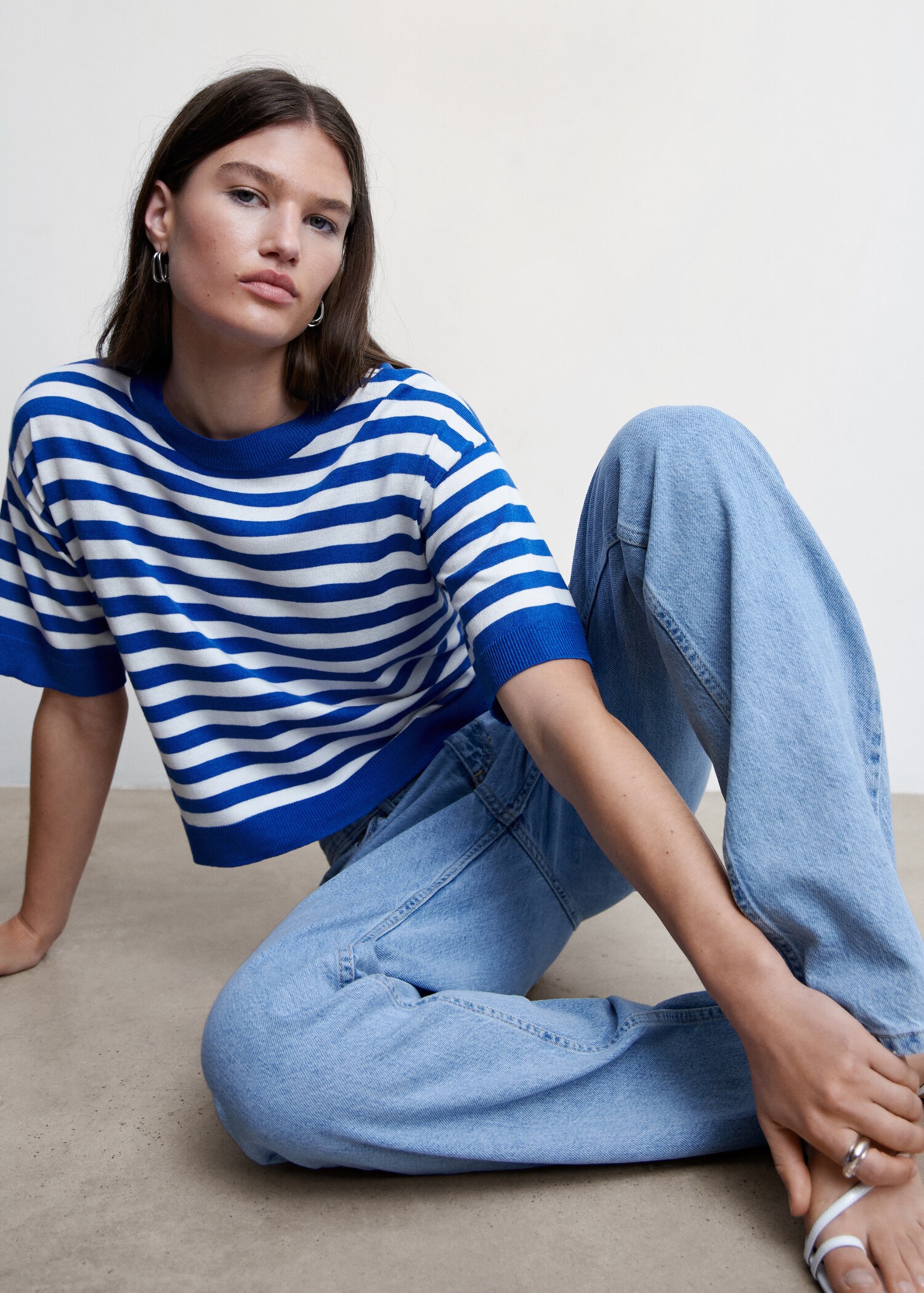 Striped short-sleeved t-shirt - Details of the article 2