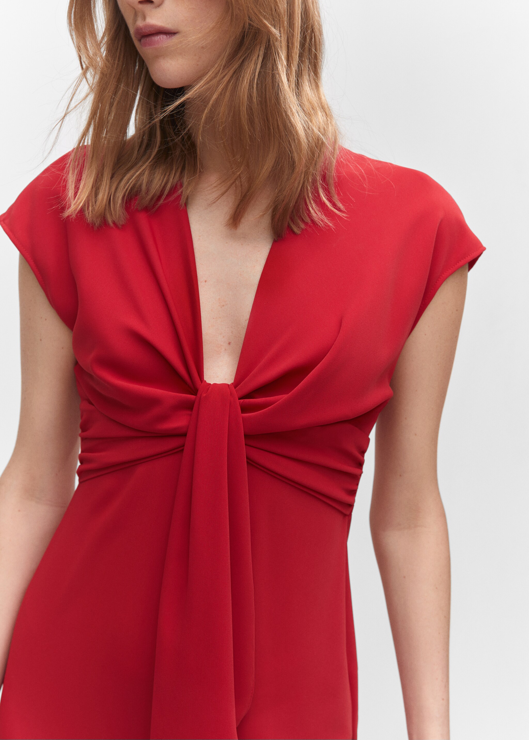 Short-sleeved jumpsuit with knot detail - Details of the article 6