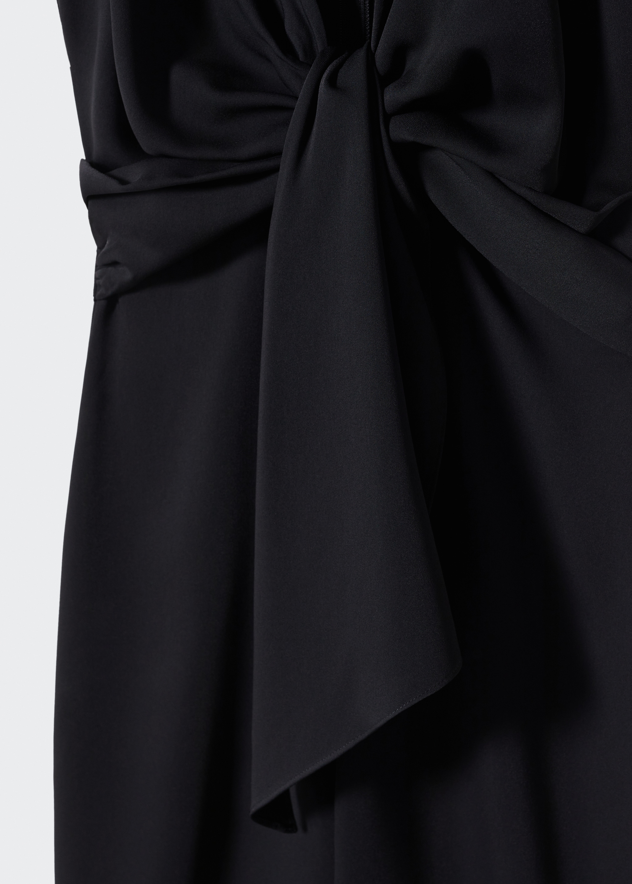 Short-sleeved jumpsuit with knot detail - Details of the article 8