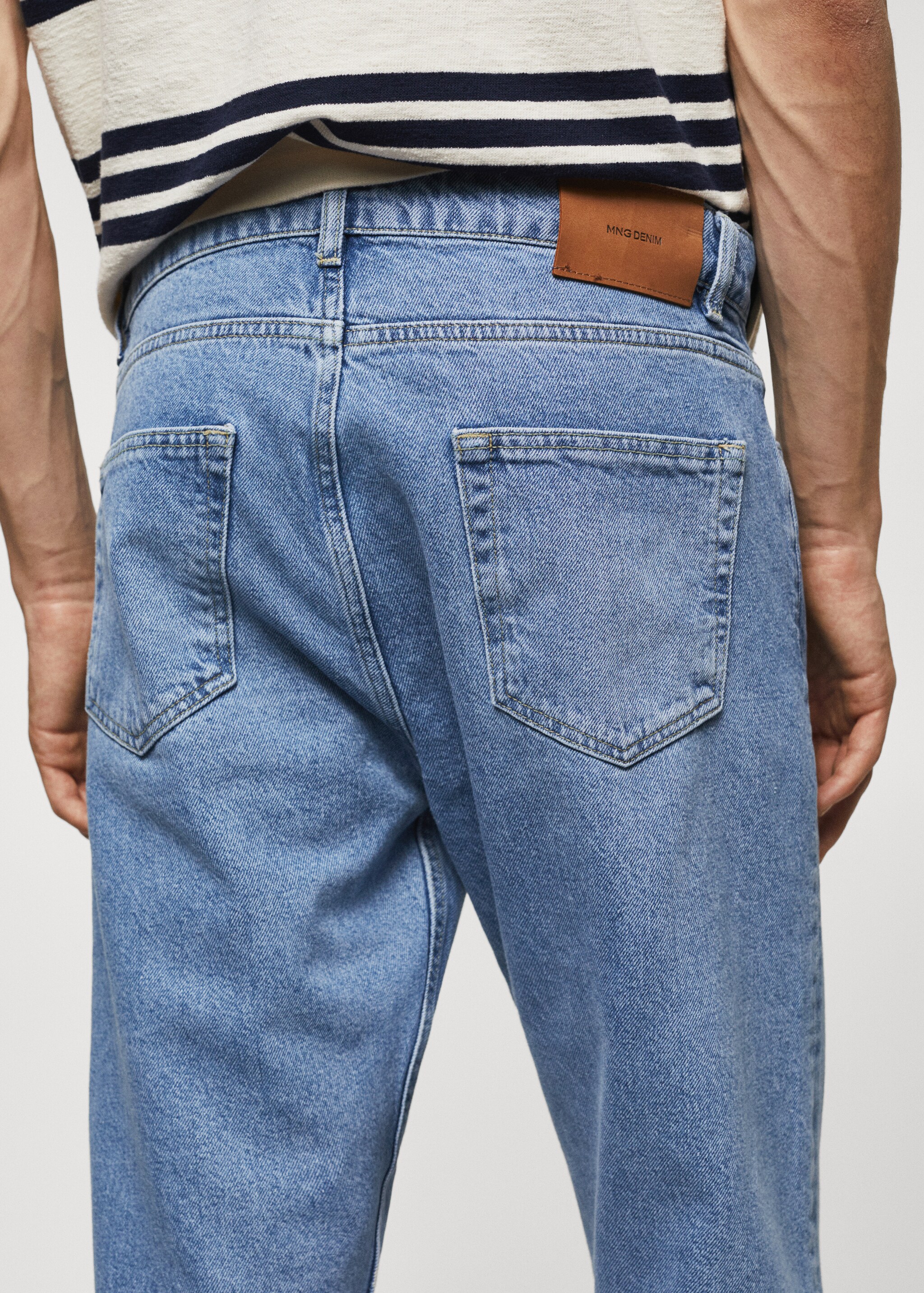 Carrot-fit jeans - Details of the article 2