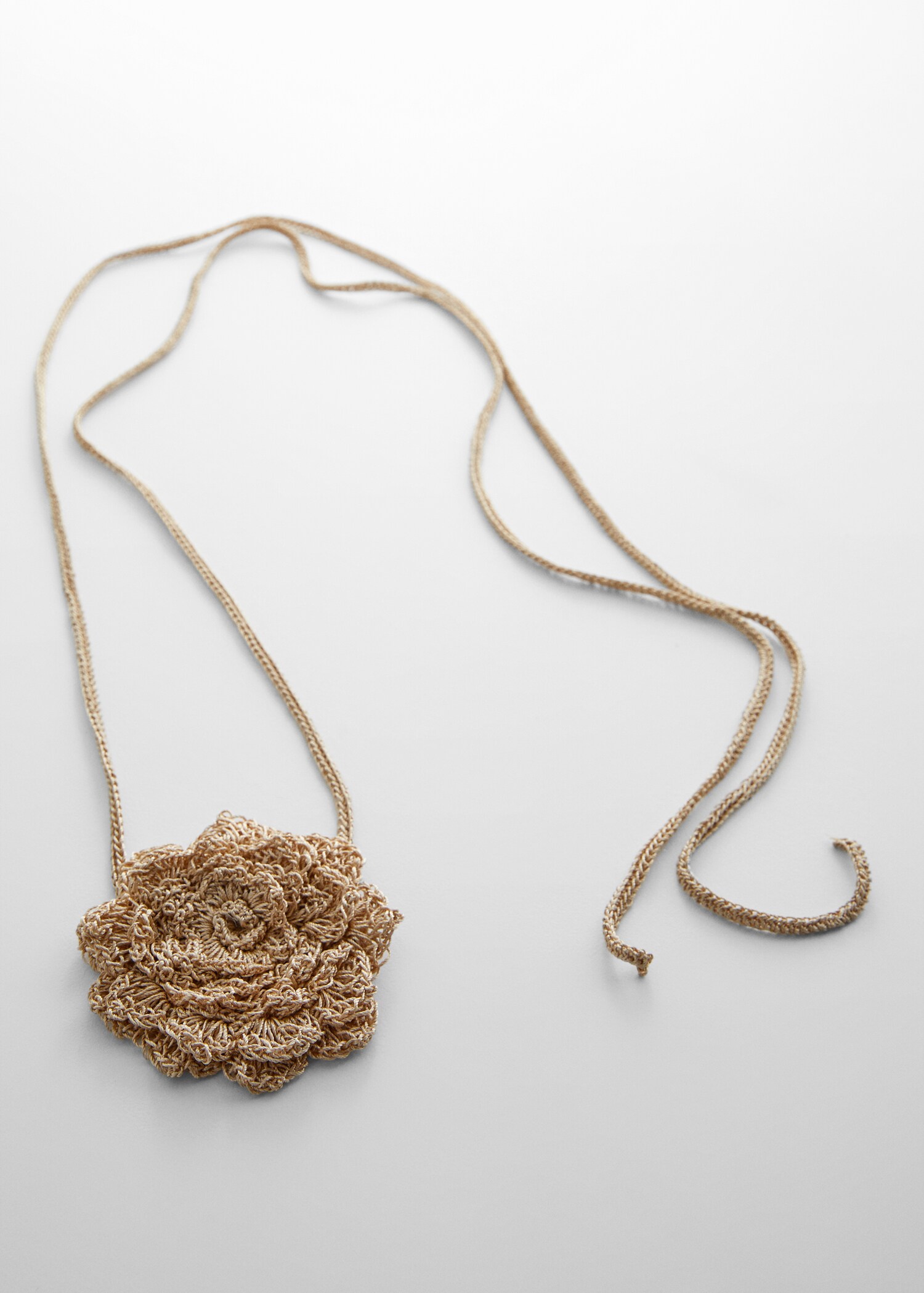 Halskette mit Häkel-Blume - Mittlere Ansicht
