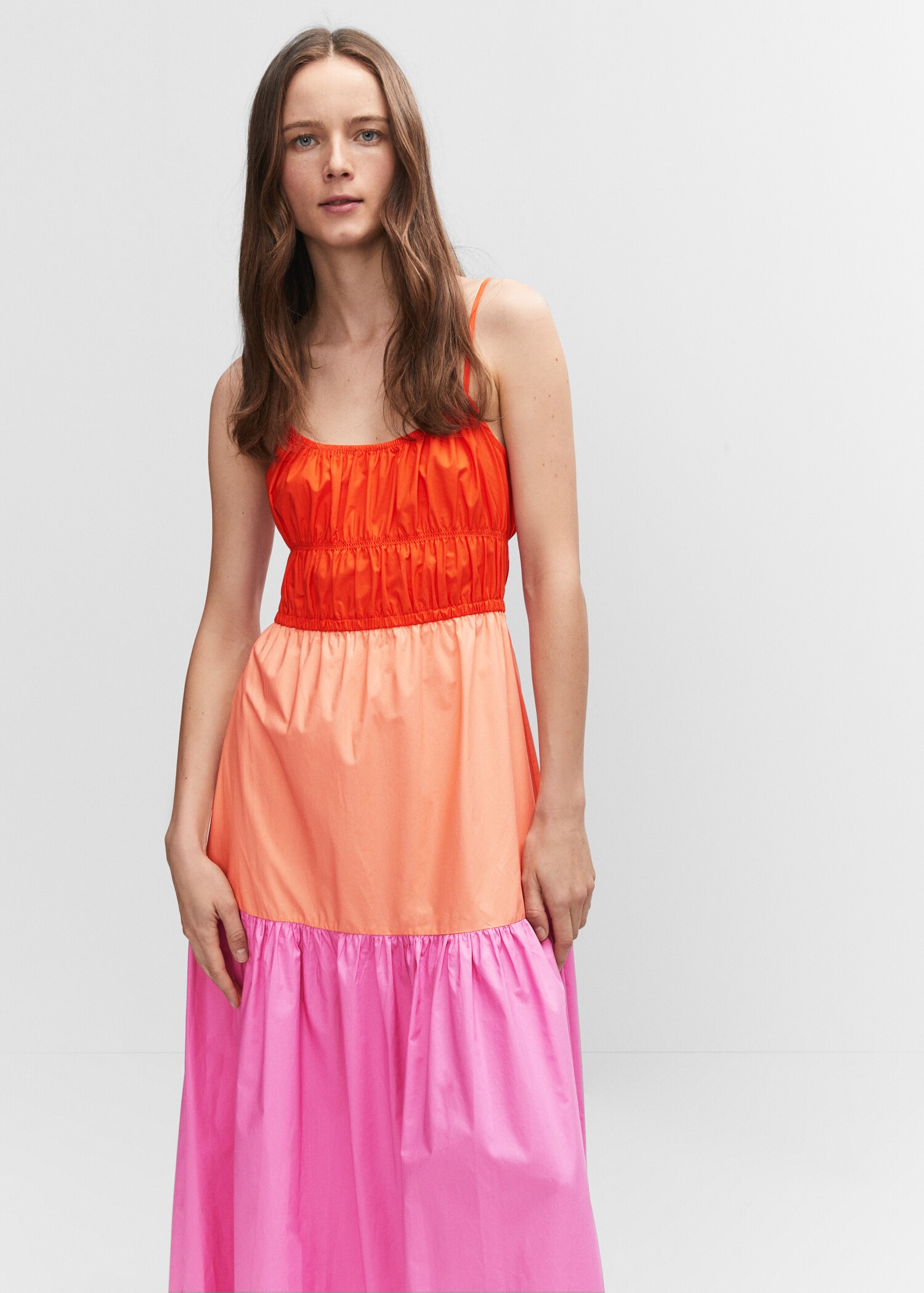 Robe tricolore fronces - Plan moyen