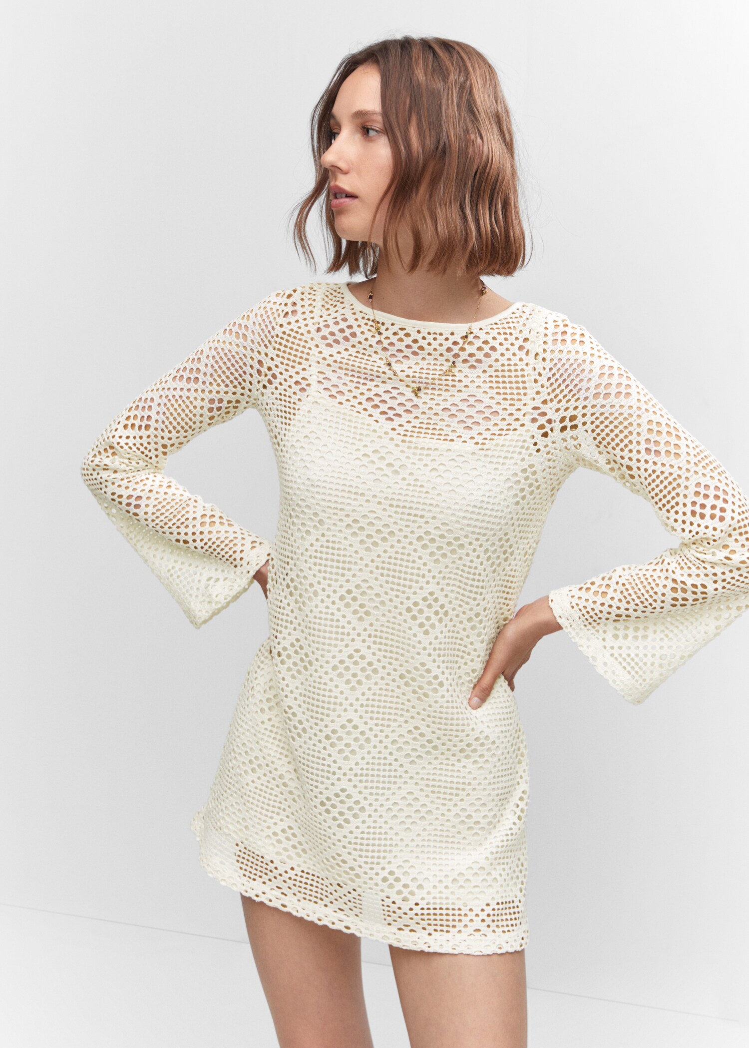 Kleid mit geometrischem Lochmuster - Mittlere Ansicht