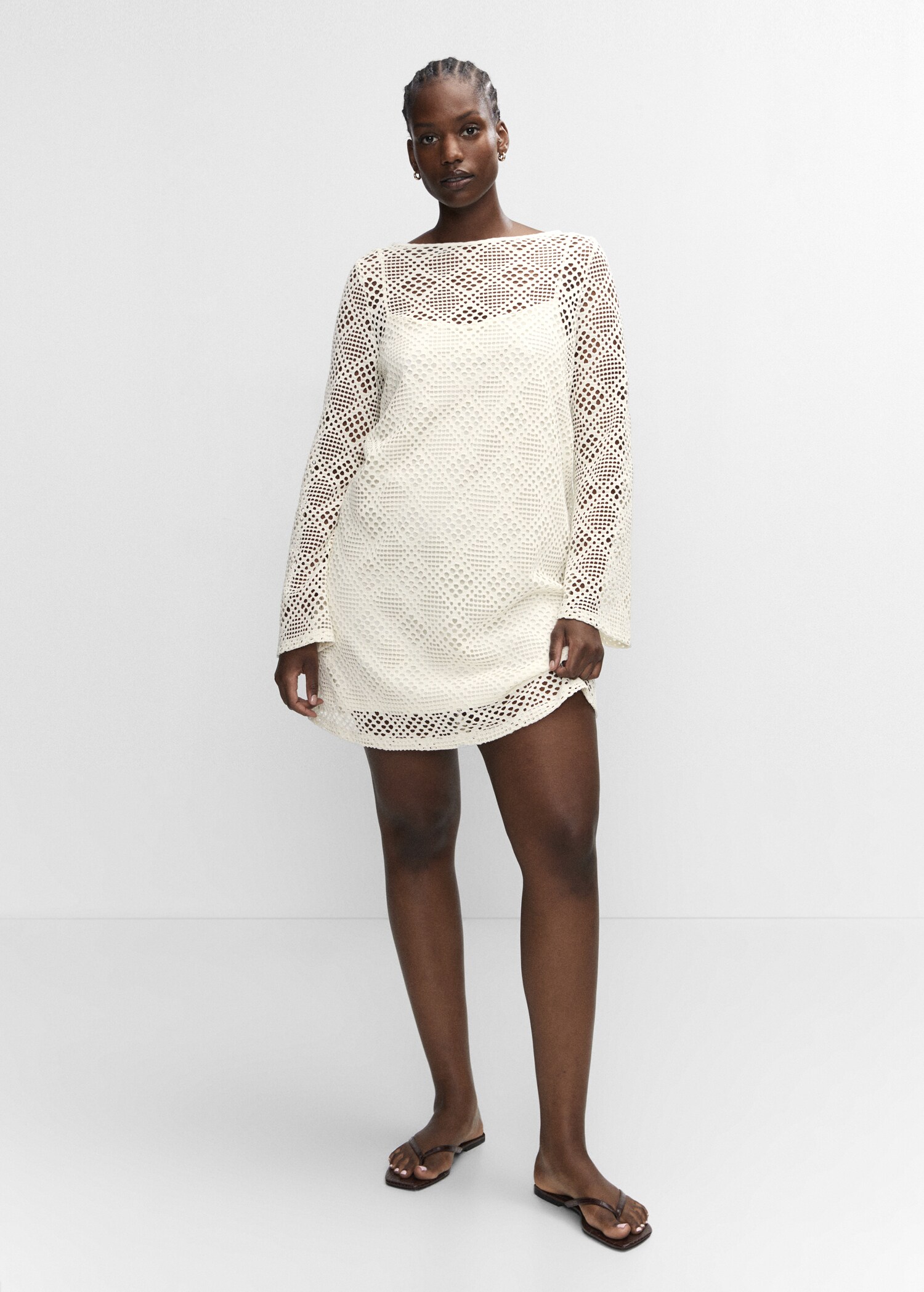 Kleid mit geometrischem Lochmuster - Detail des Artikels 3
