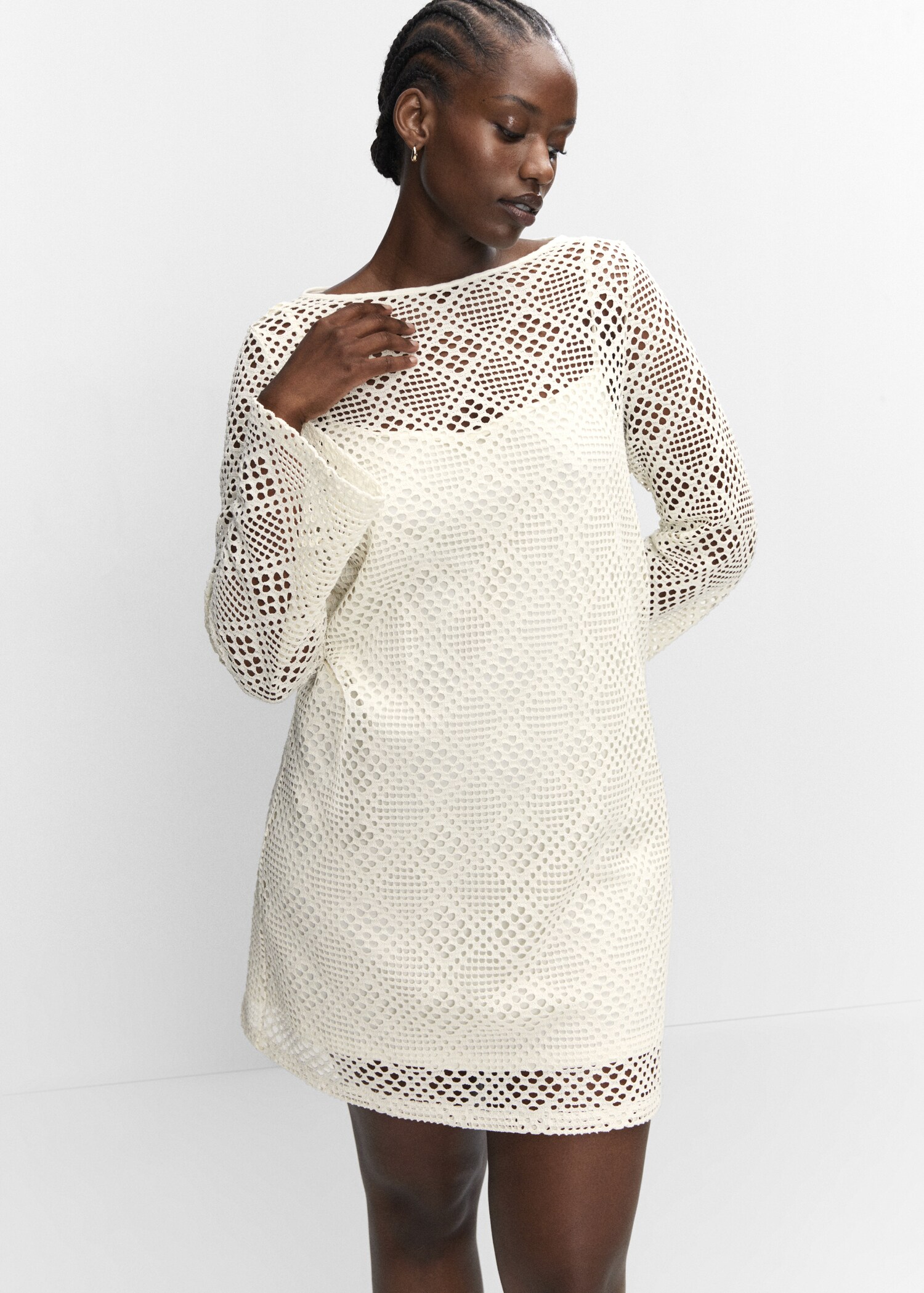 Kleid mit geometrischem Lochmuster - Detail des Artikels 5