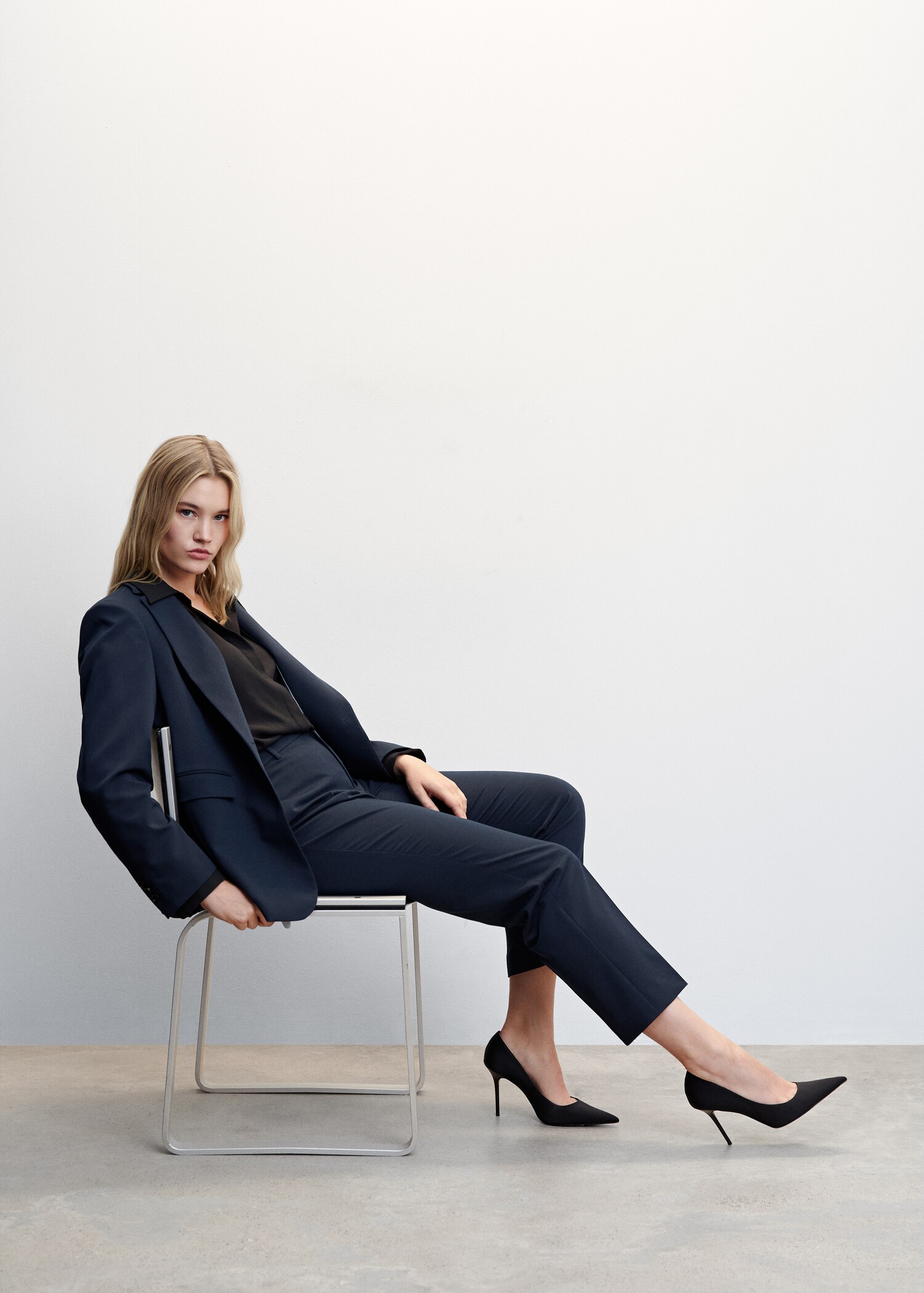 Straight suit pants - Details of the article 4