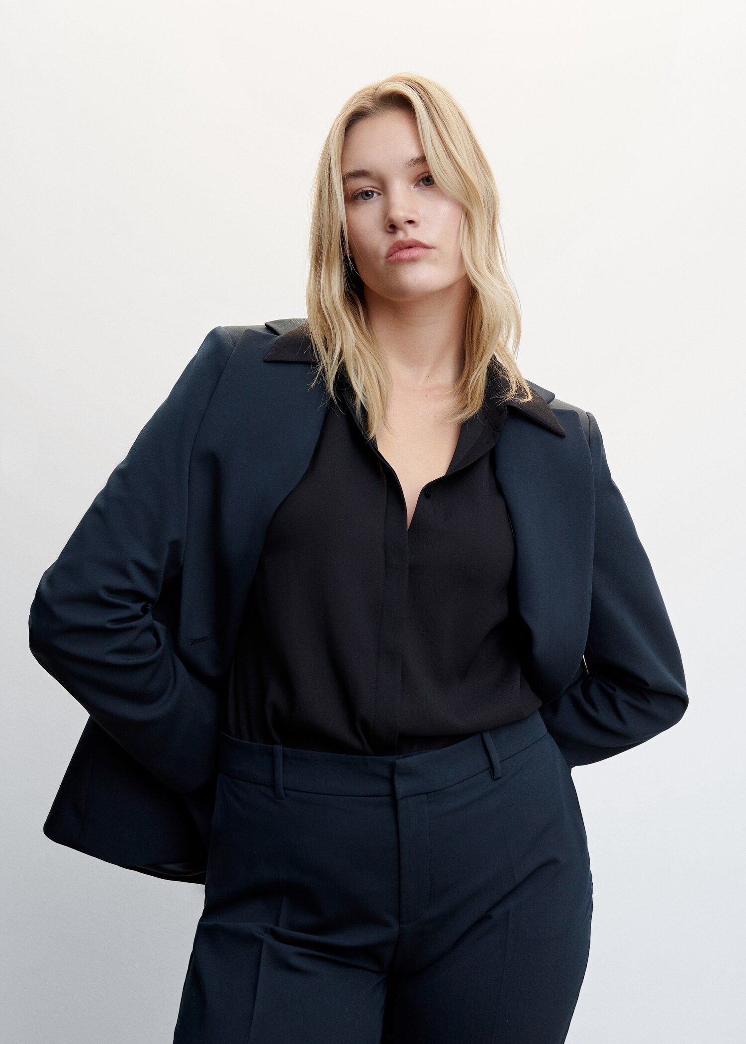Straight suit pants - Details of the article 5