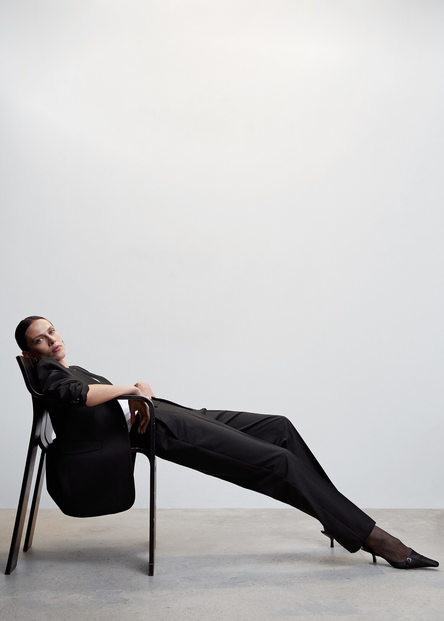 Straight suit pants - Details of the article 2