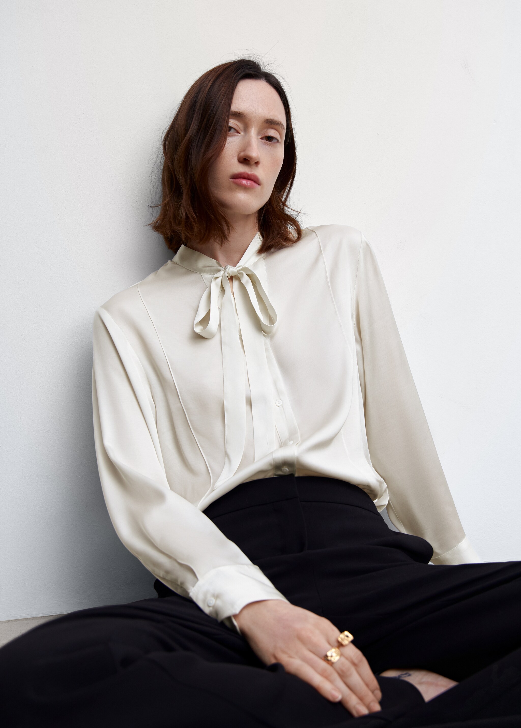Tie-neck blouse - Details of the article 2