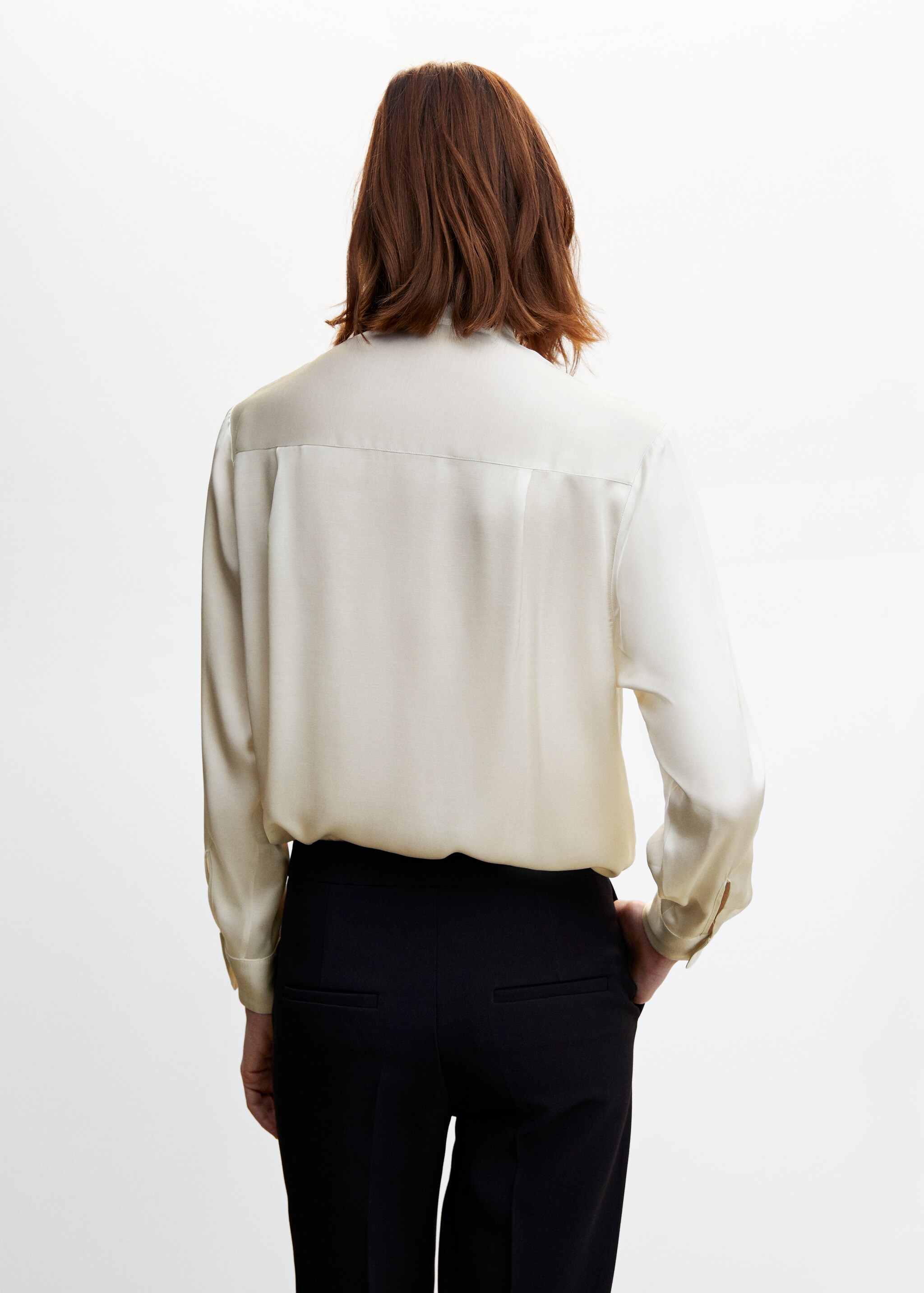 Tie-neck blouse - Reverse of the article