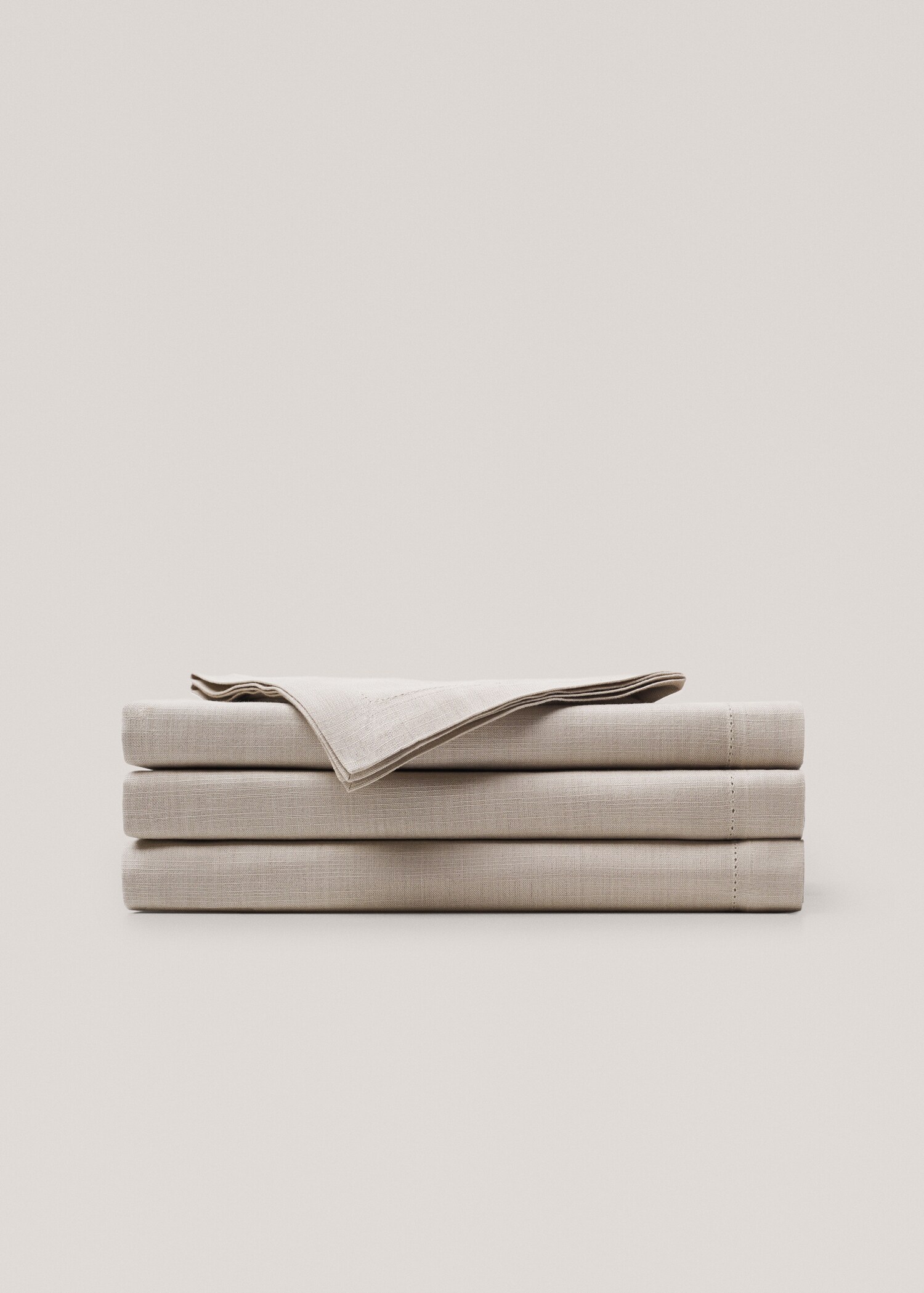 Hemstitch detail tablecloth 150x150cm - Article without model