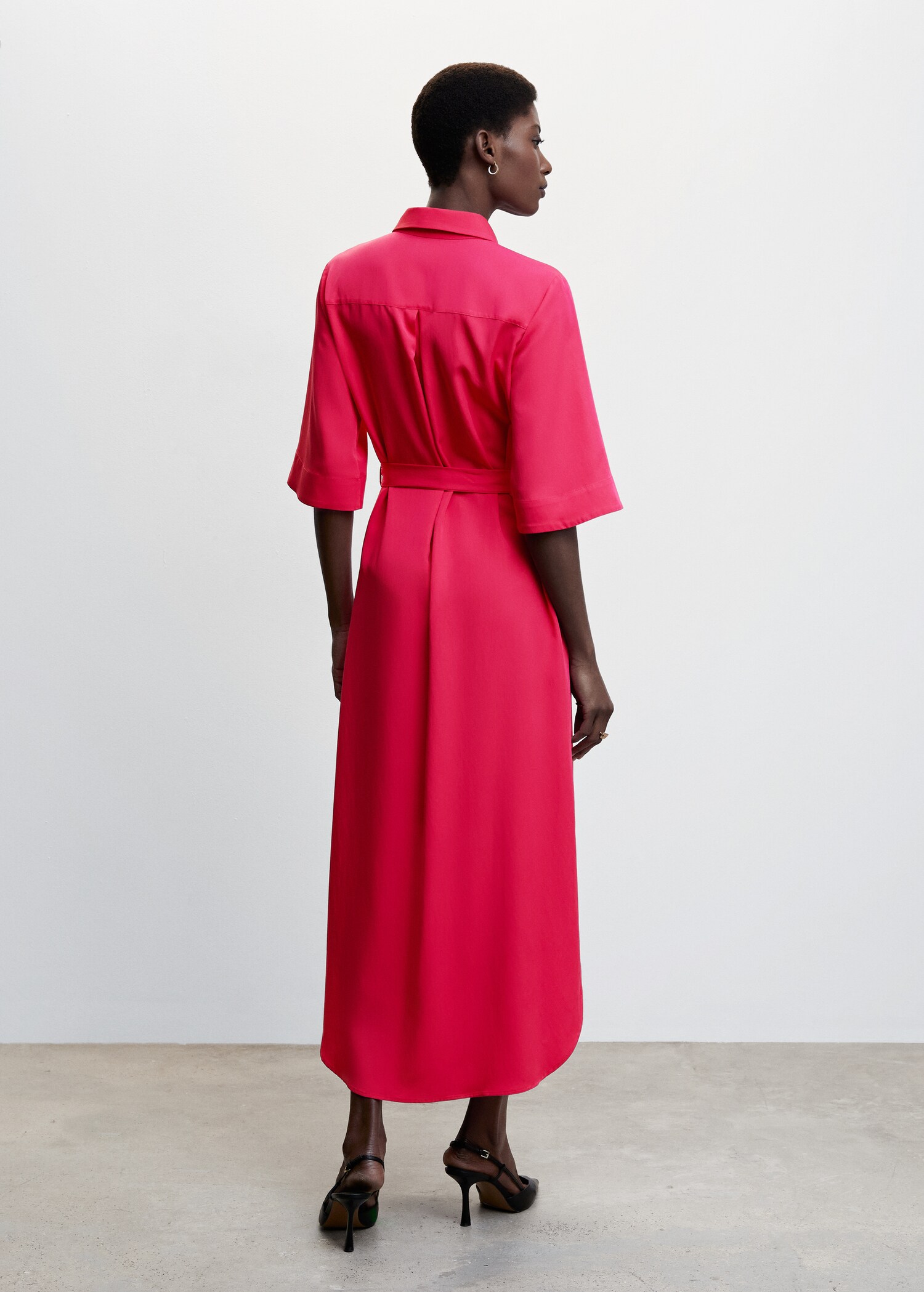 Vestido camiseiro laço - Verso do artigo