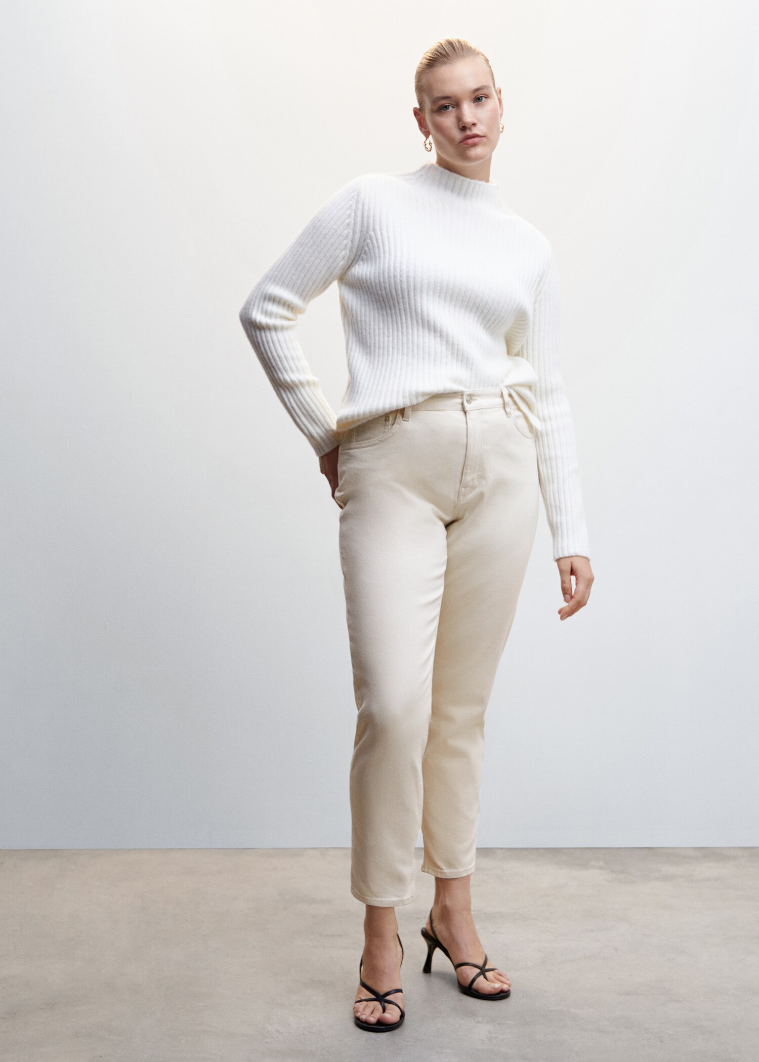 Mom comfort high-rise jeans - Details of the article 3