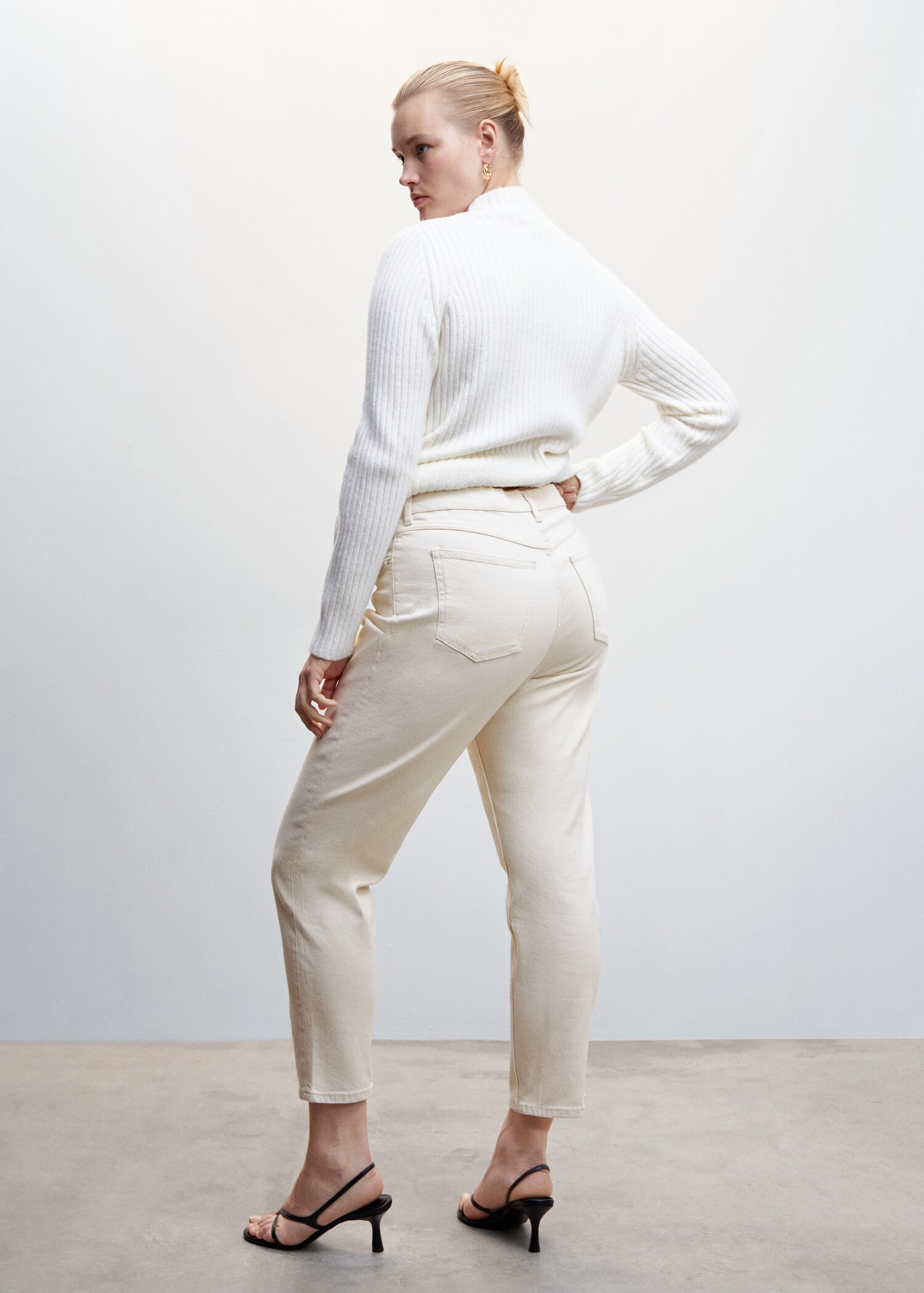 Mom comfort high-rise jeans - Details of the article 4