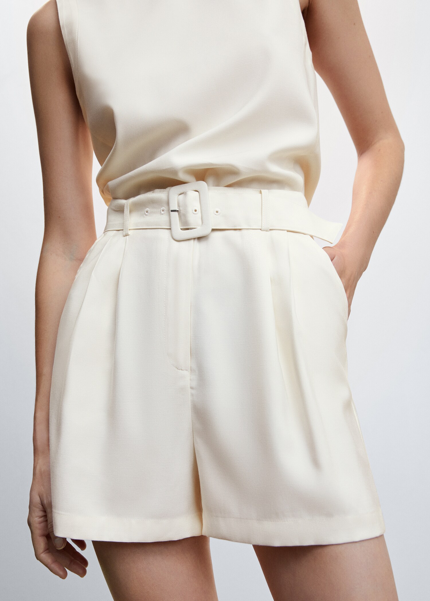 Short ceinture pinces - Détail de l'article 1