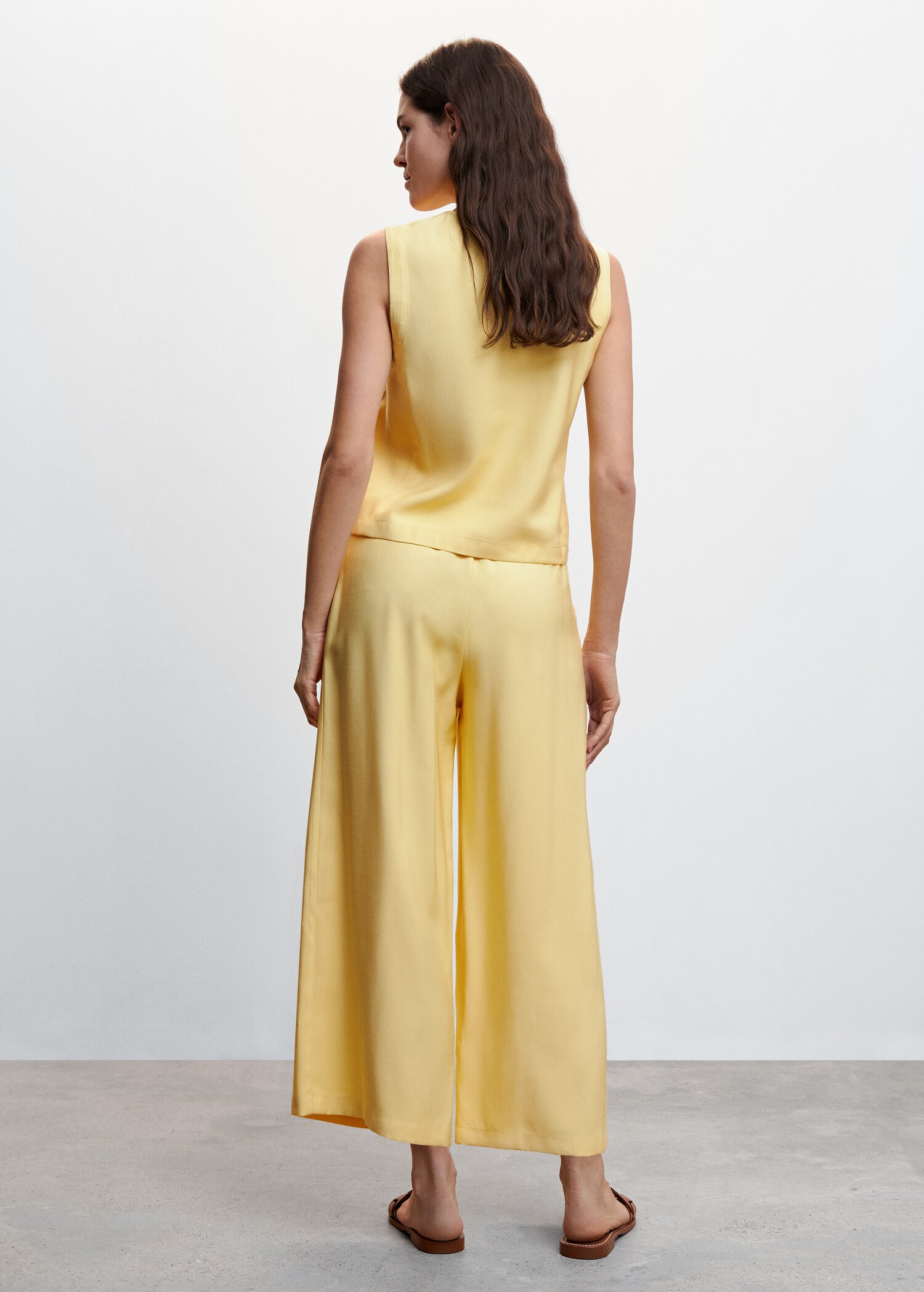 Pleated culottes trousers - Reverse of the article