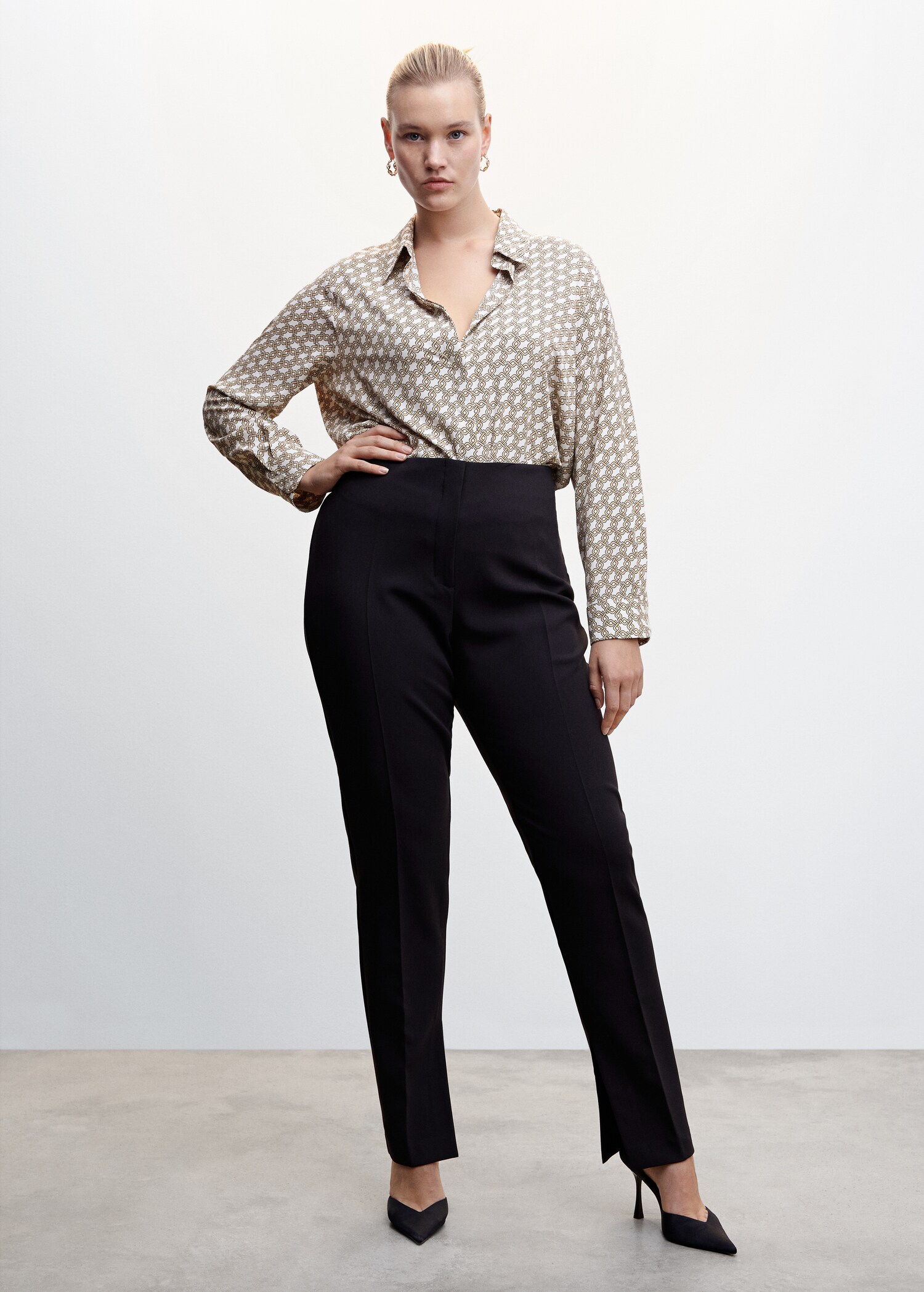 Buttoned flowy shirt - Details of the article 3
