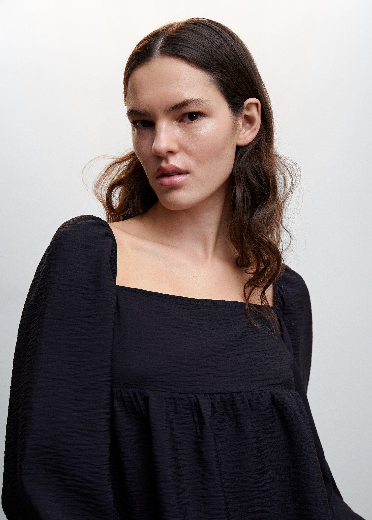 Puffed sleeves blouse - Details of the article 1