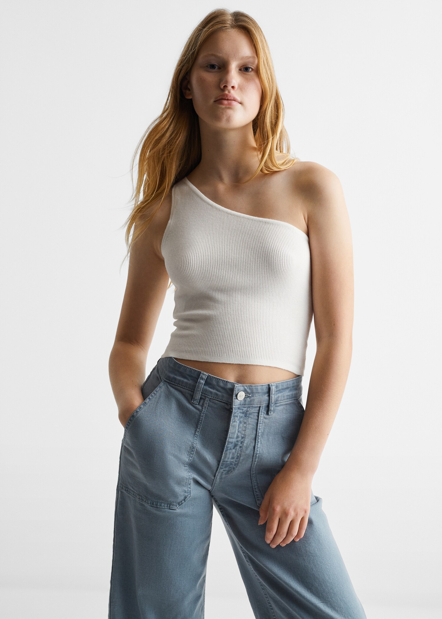 Asymmetric design top - Medium plane