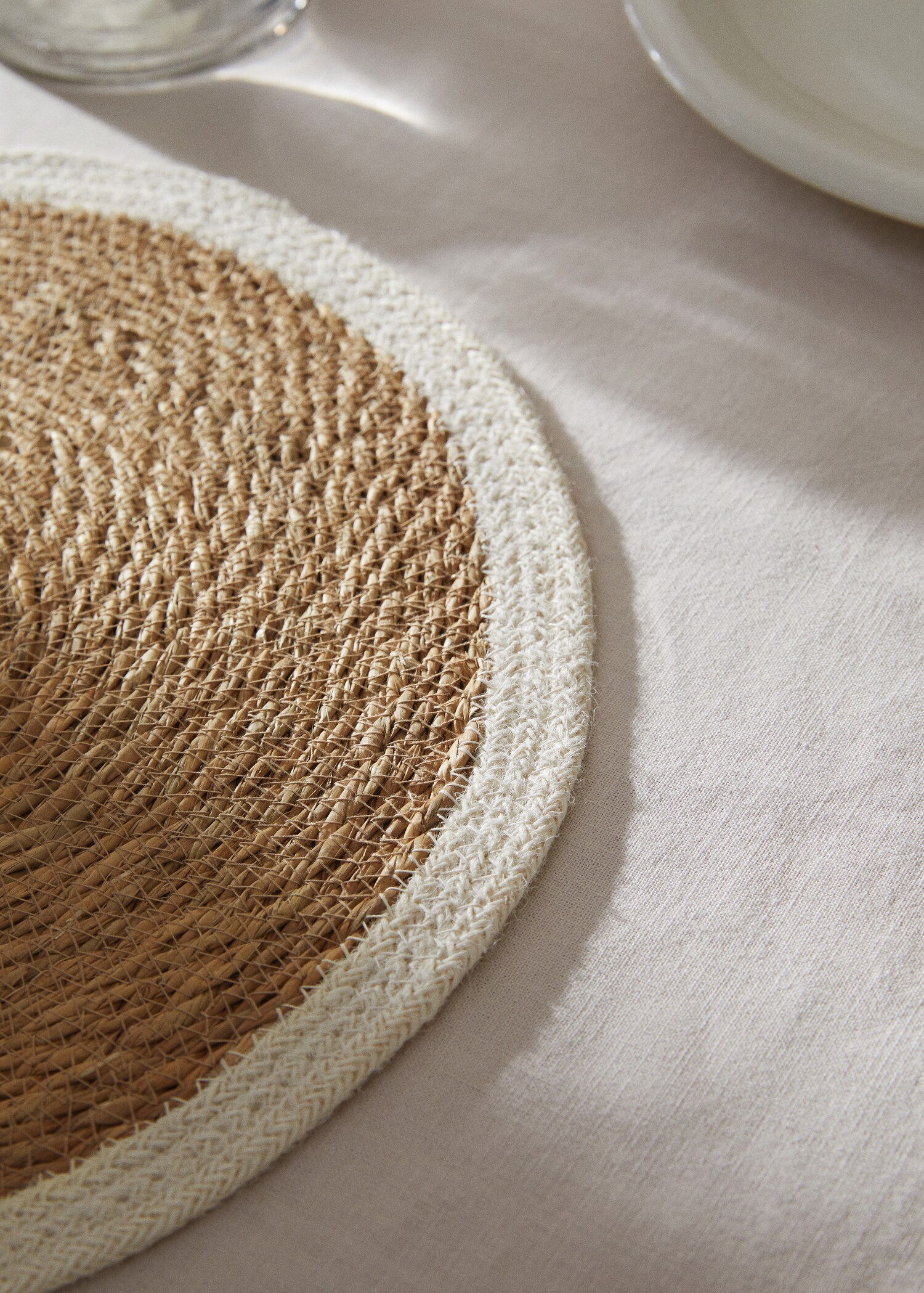 Natural fiber round placemat - Details of the article 8