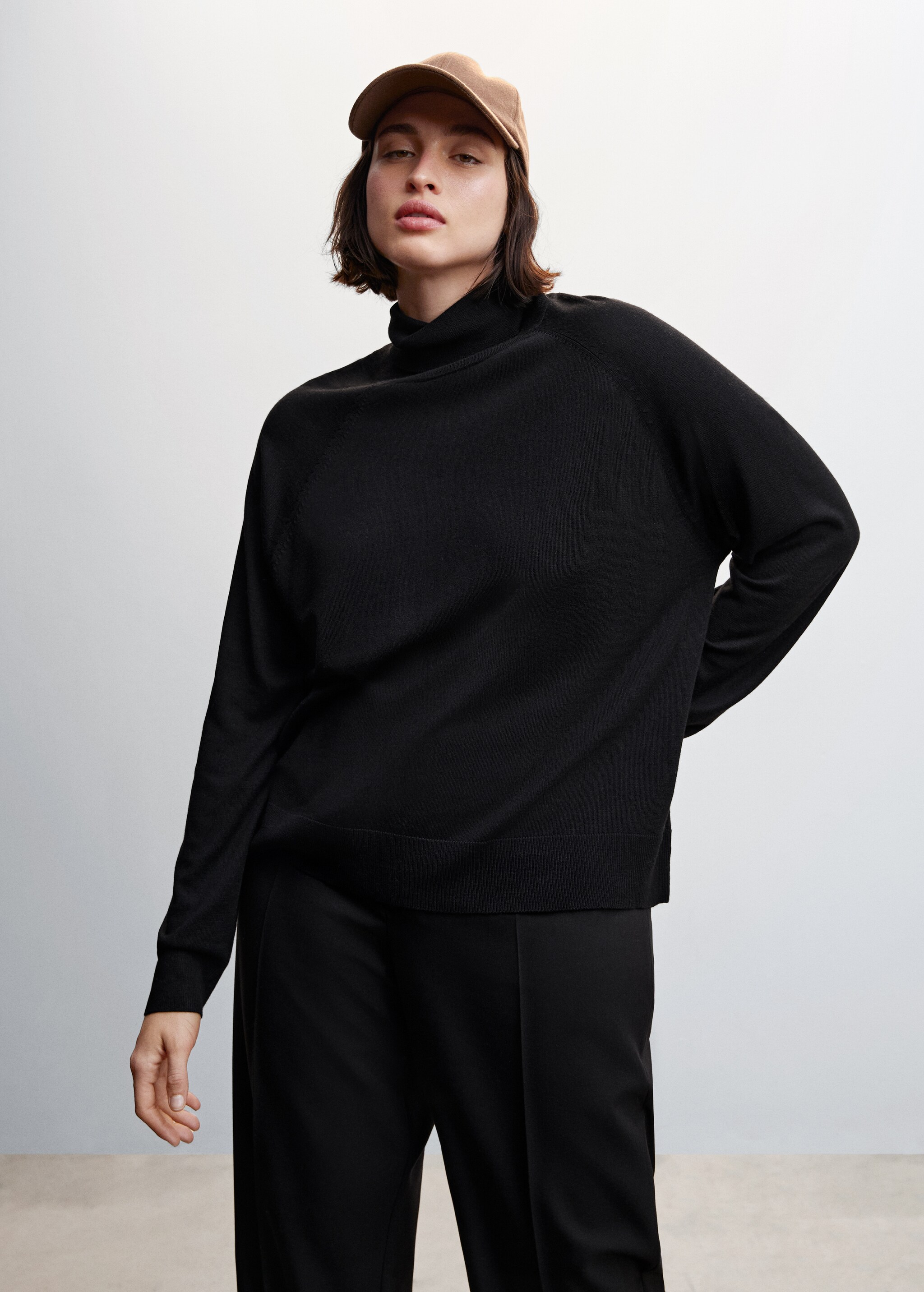 Fine-knit turtleneck sweater - Details of the article 5