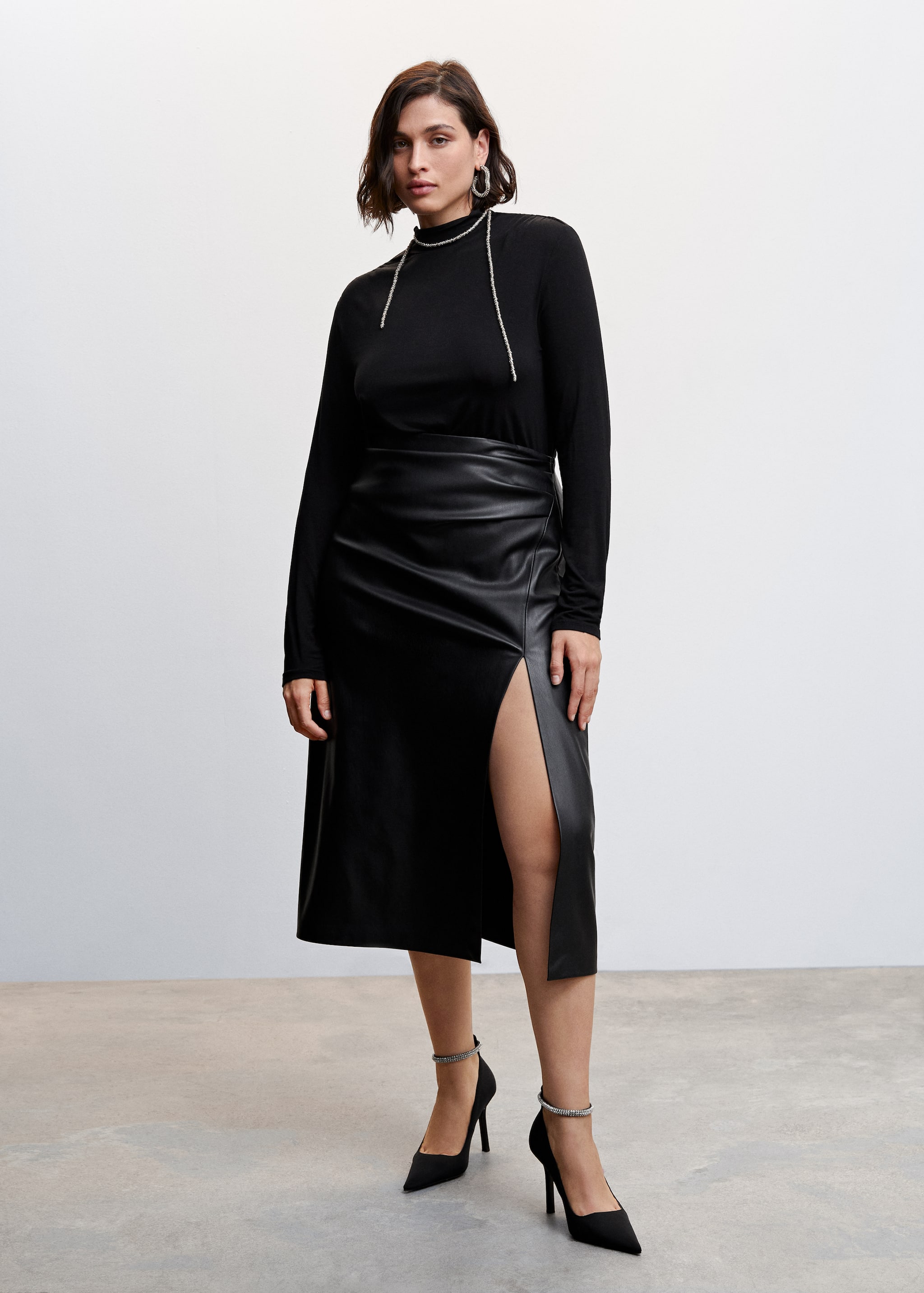 Faux-leather pencil skirt - Details of the article 3