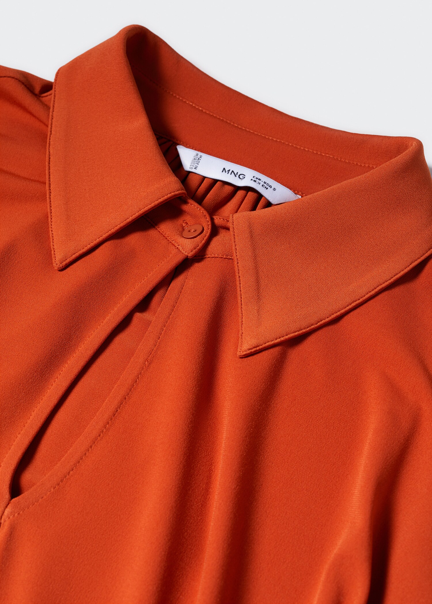 Slit shirt - Details of the article 8