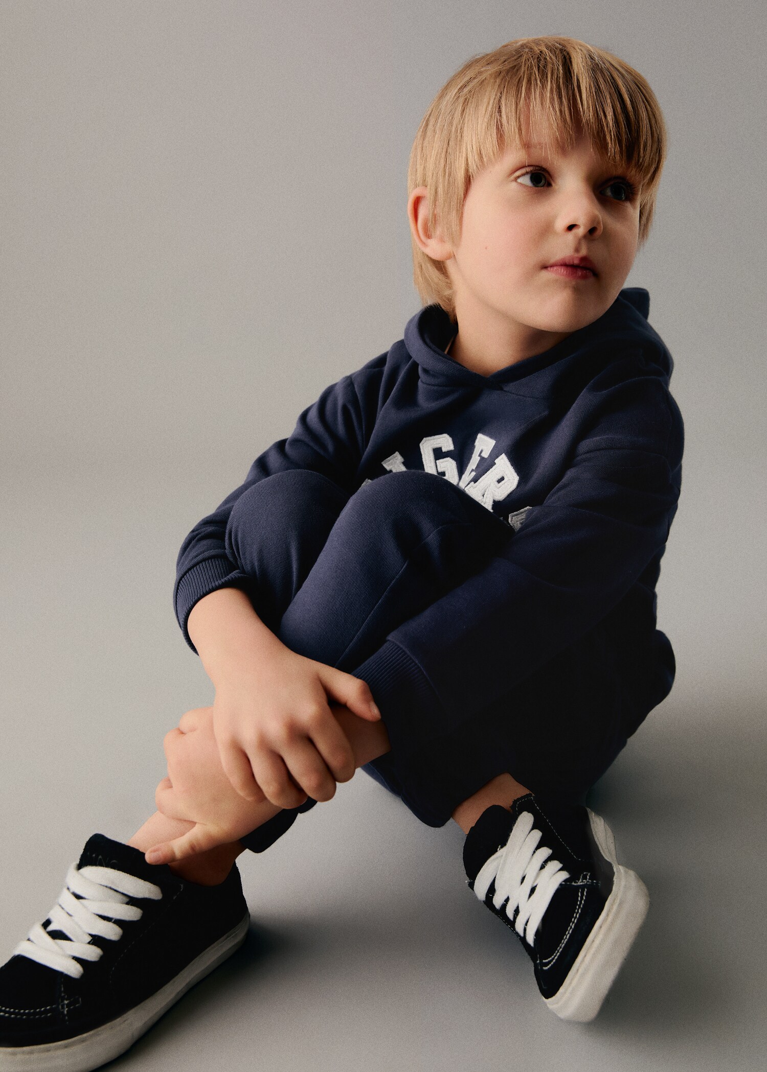 Printed jogger pants - Details of the article 2