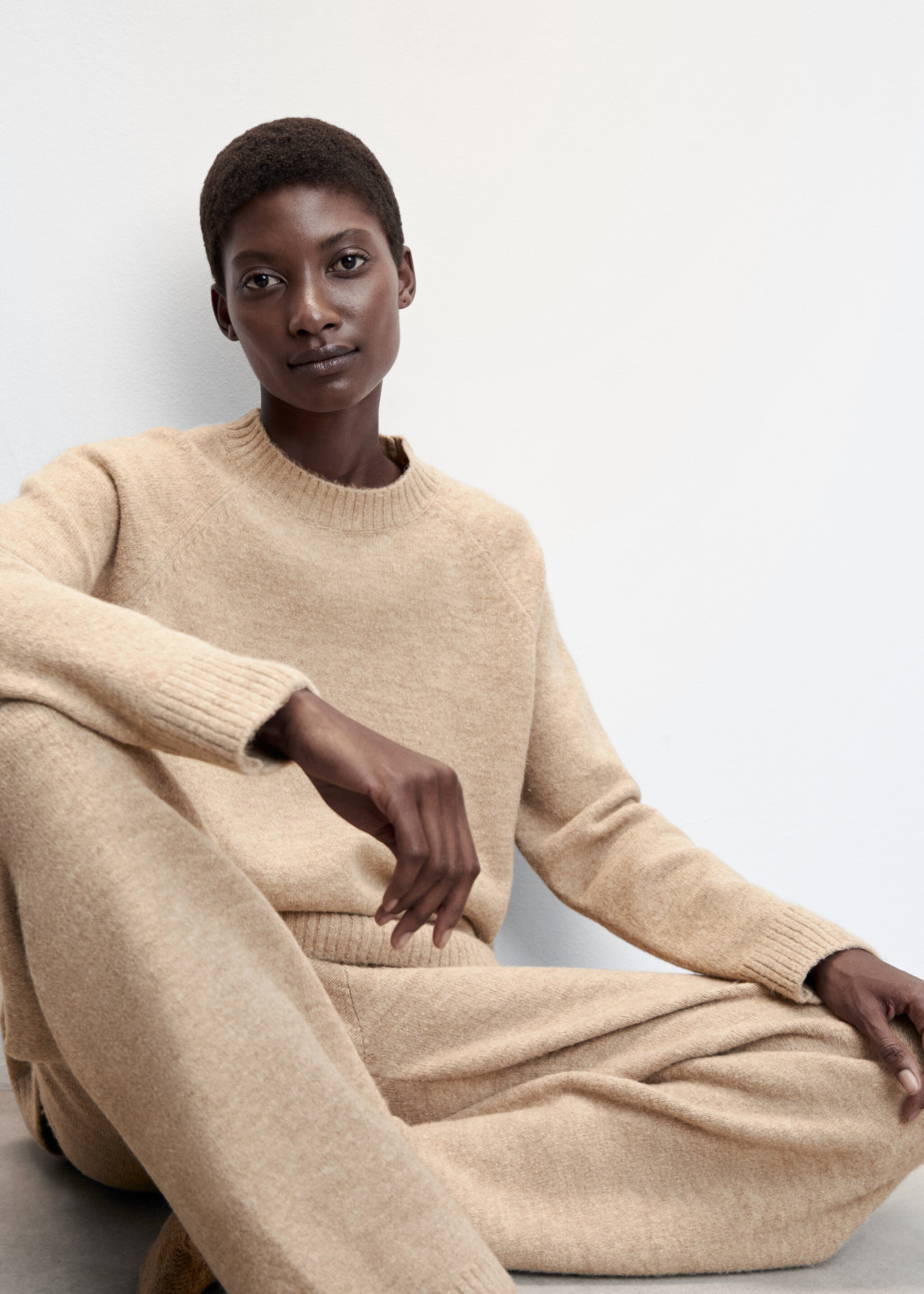Oversize knit sweater - Details of the article 2, Beige. Ref: 47053774-00.