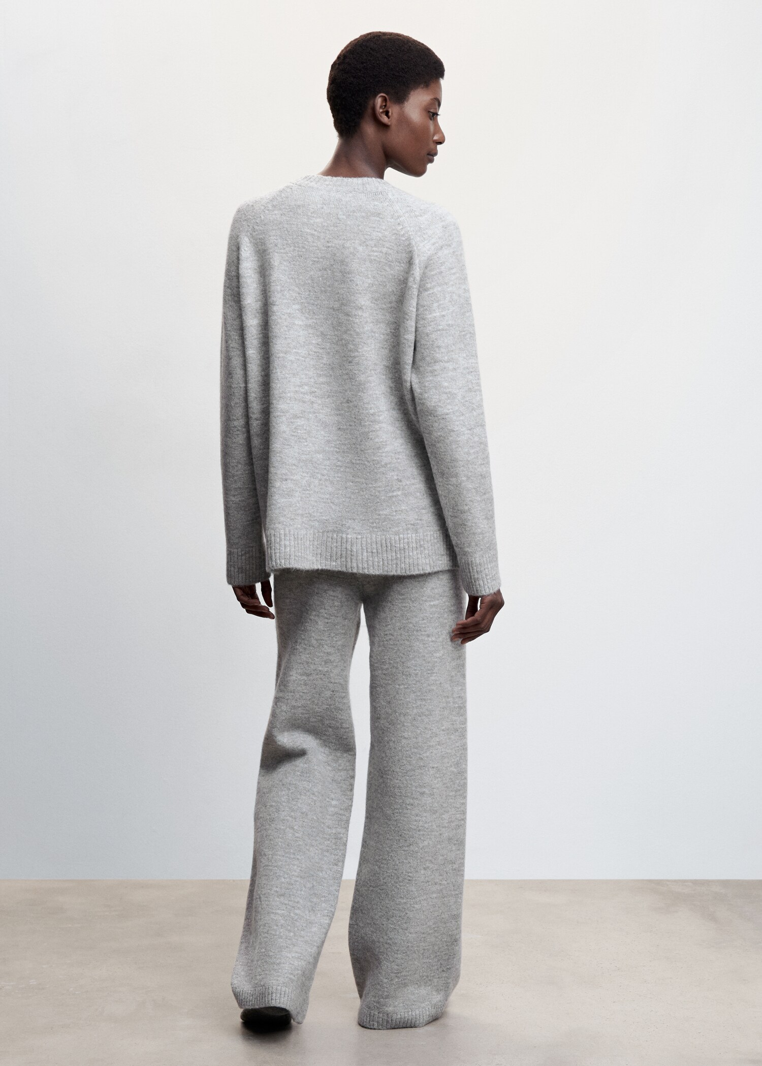 Oversize knit sweater - Reverse of the article