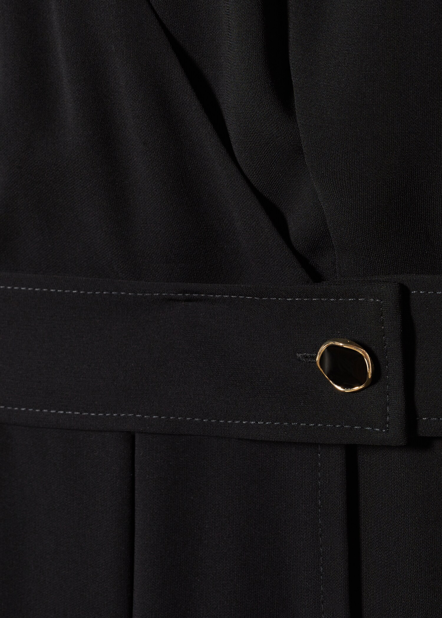 Langer Overall mit Knöpfen - Detail des Artikels 8