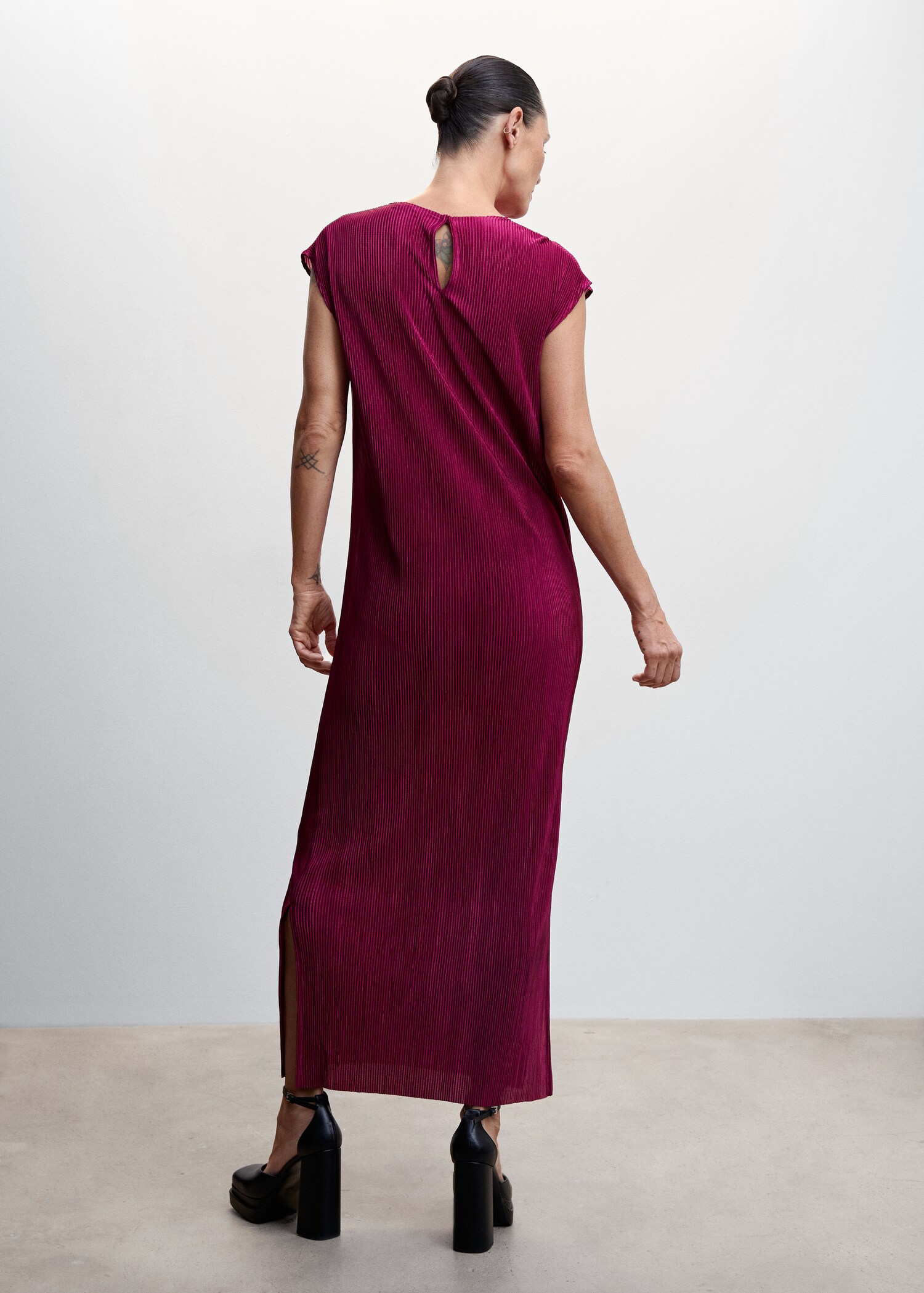 Vestido largo plisado - Reverso del artículo