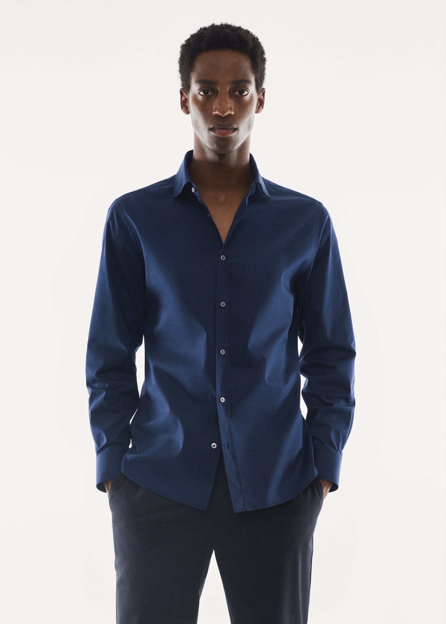 Camisa slim fit algodón - Plano medio
